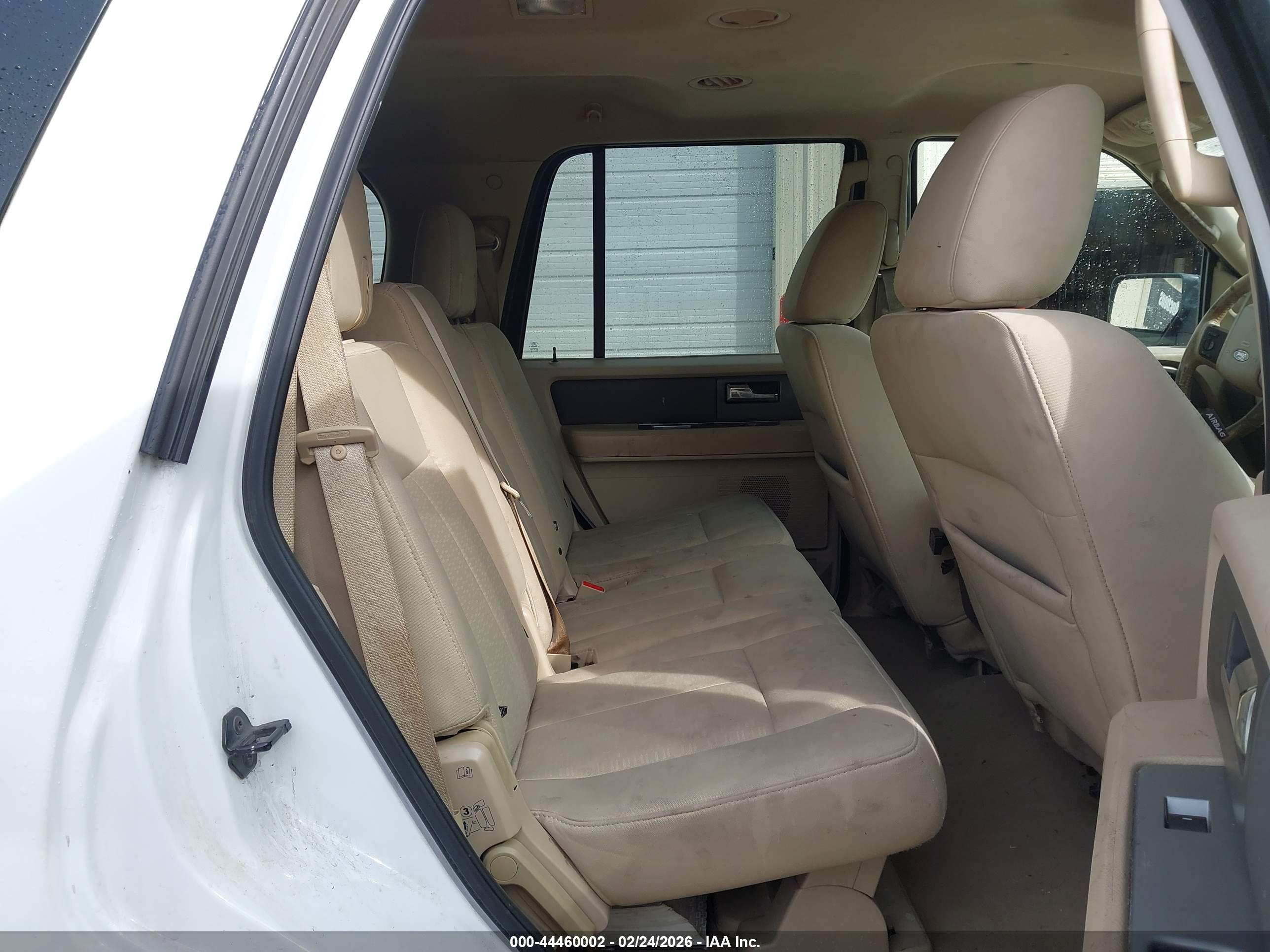 FORD EXPEDITION image 8