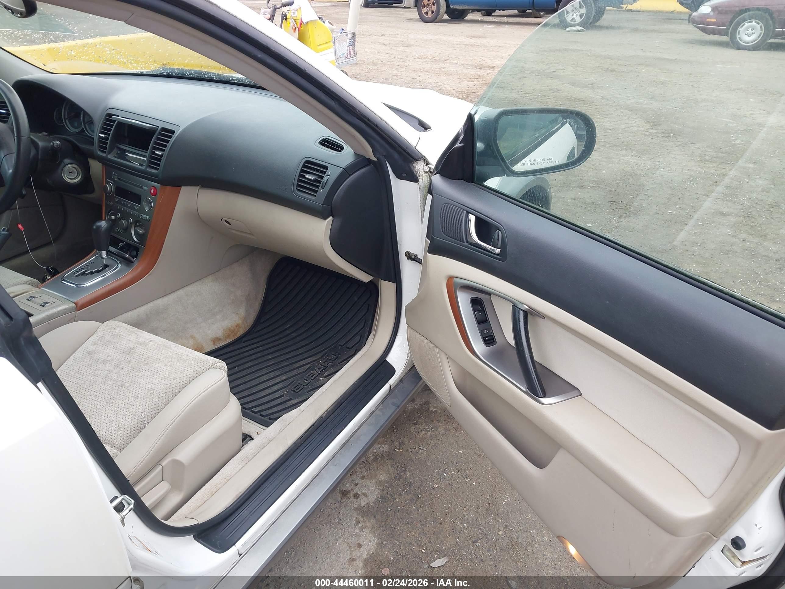 SUBARU OUTBACK image 5