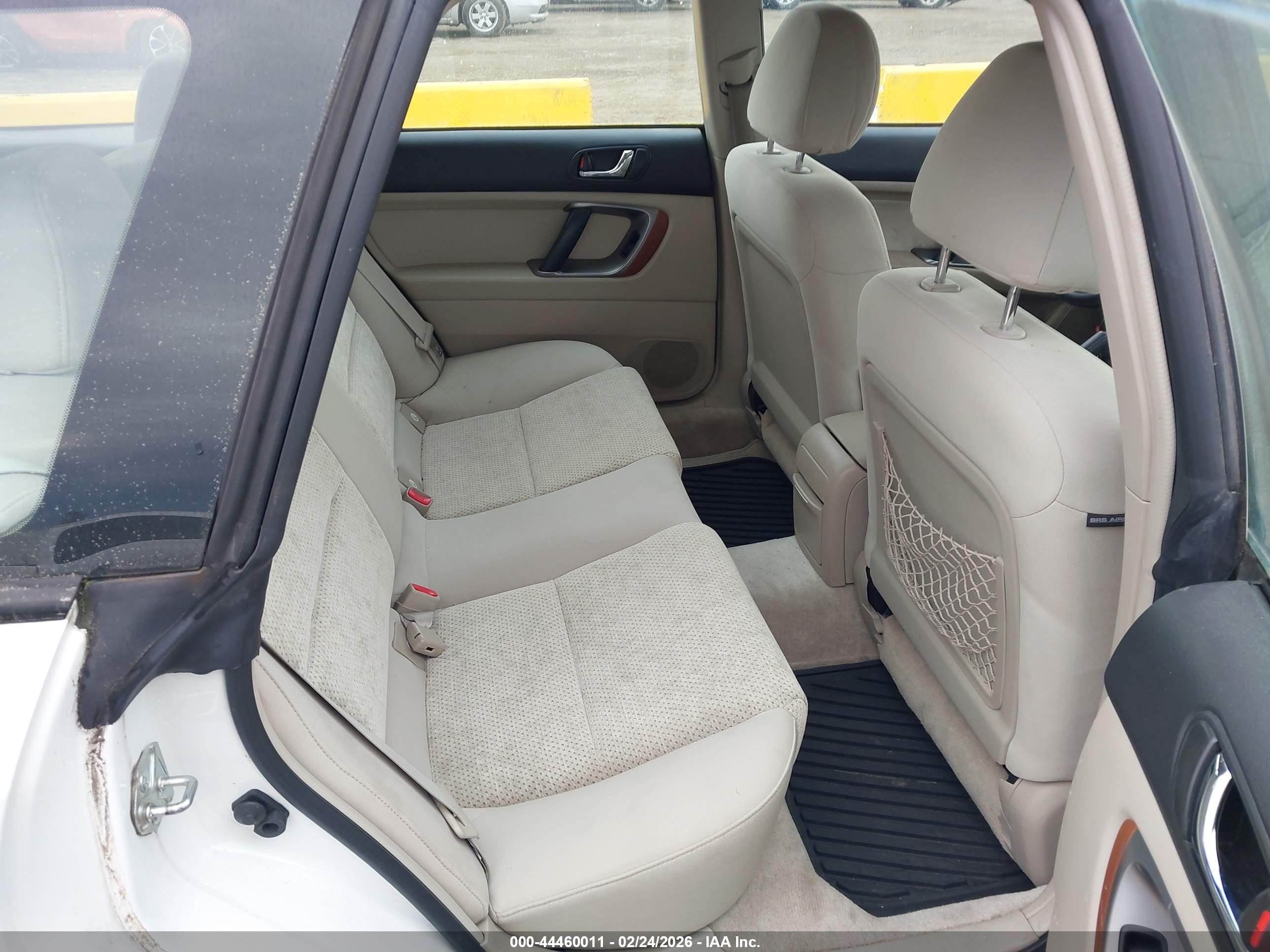 SUBARU OUTBACK image 8