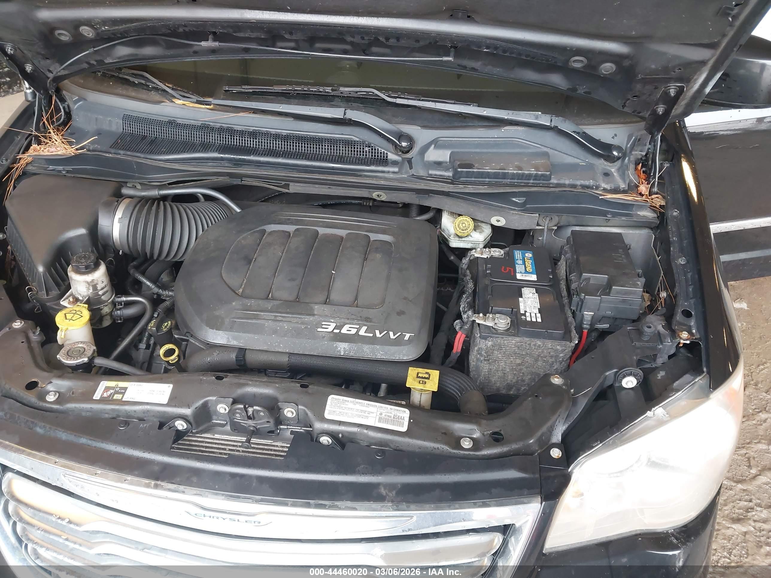 CHRYSLER TOWN image 10