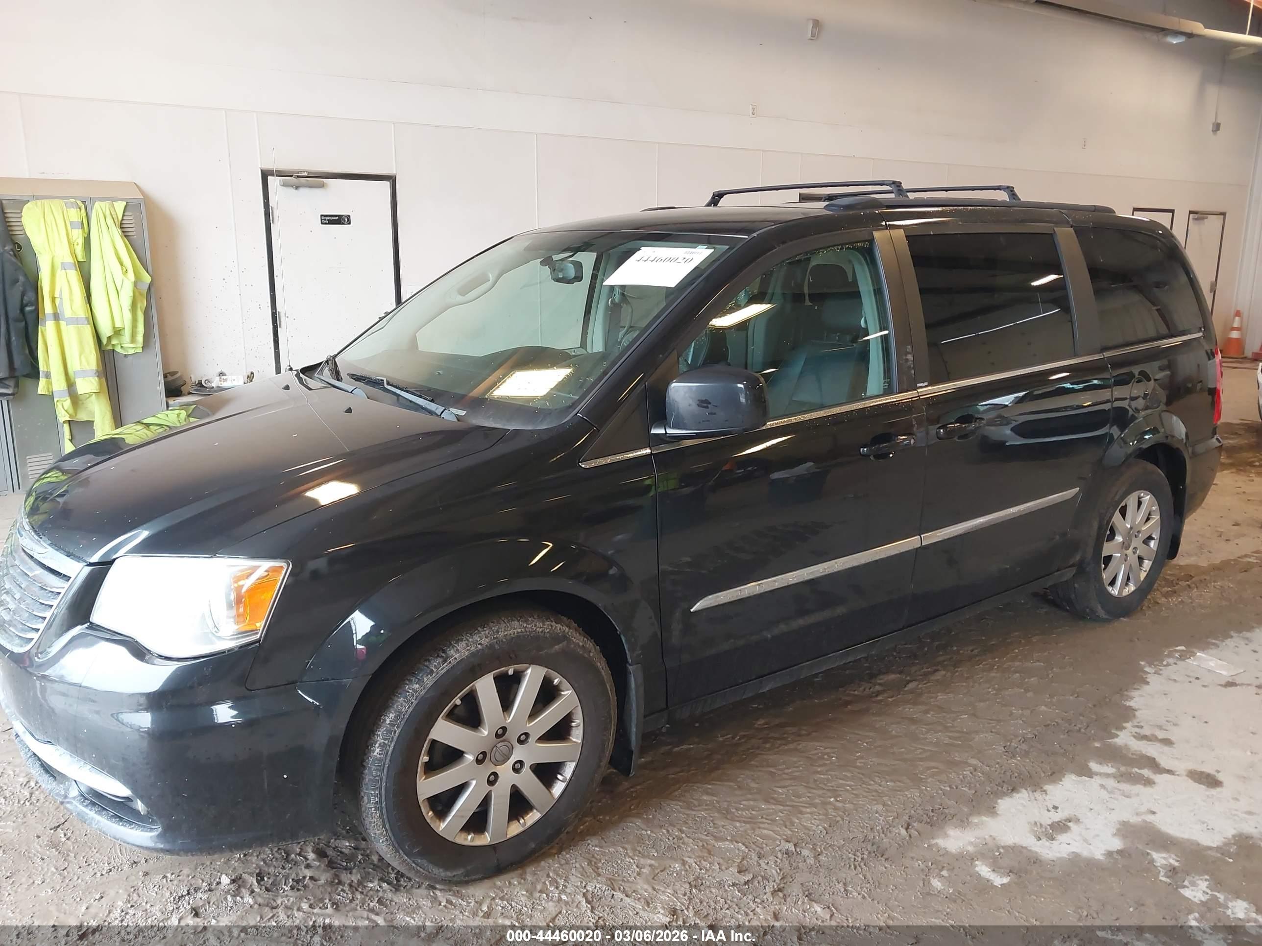 CHRYSLER TOWN image 2