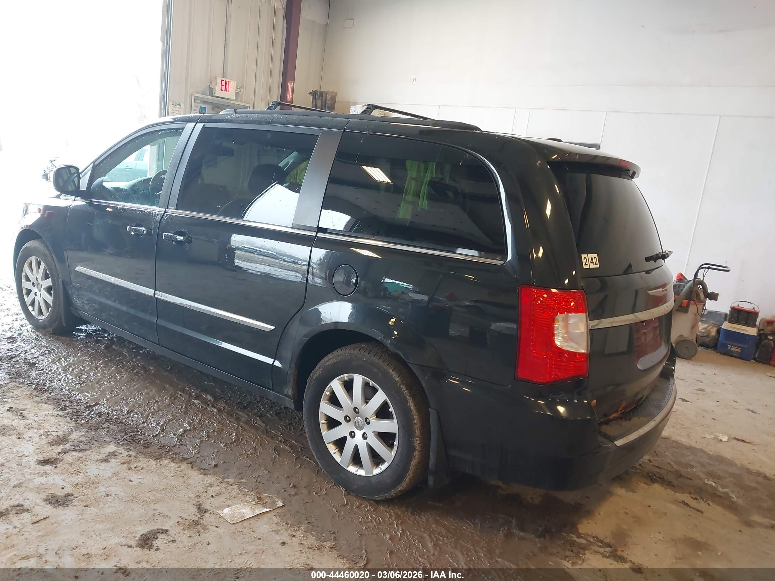 CHRYSLER TOWN image 3