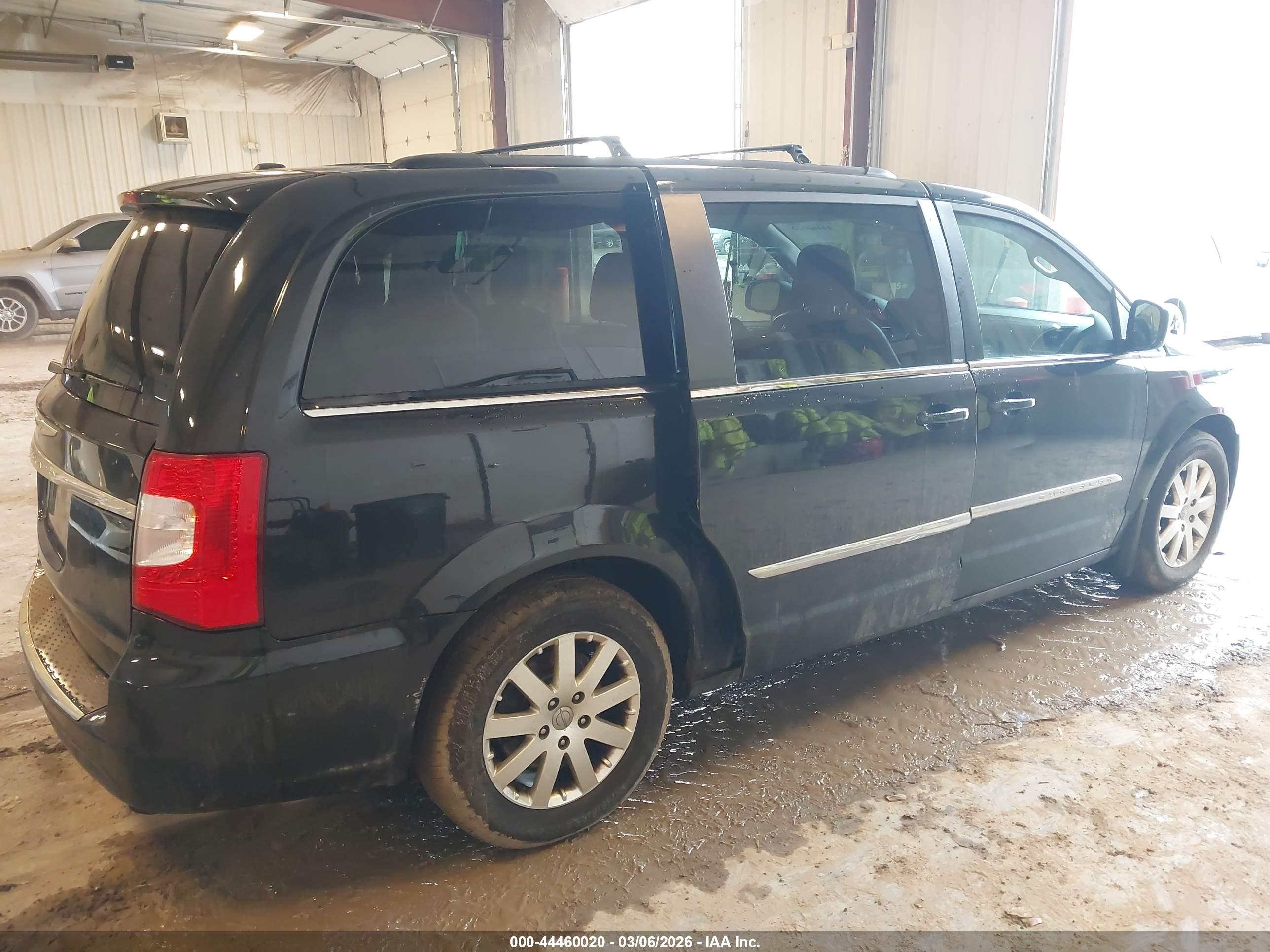 CHRYSLER TOWN image 4