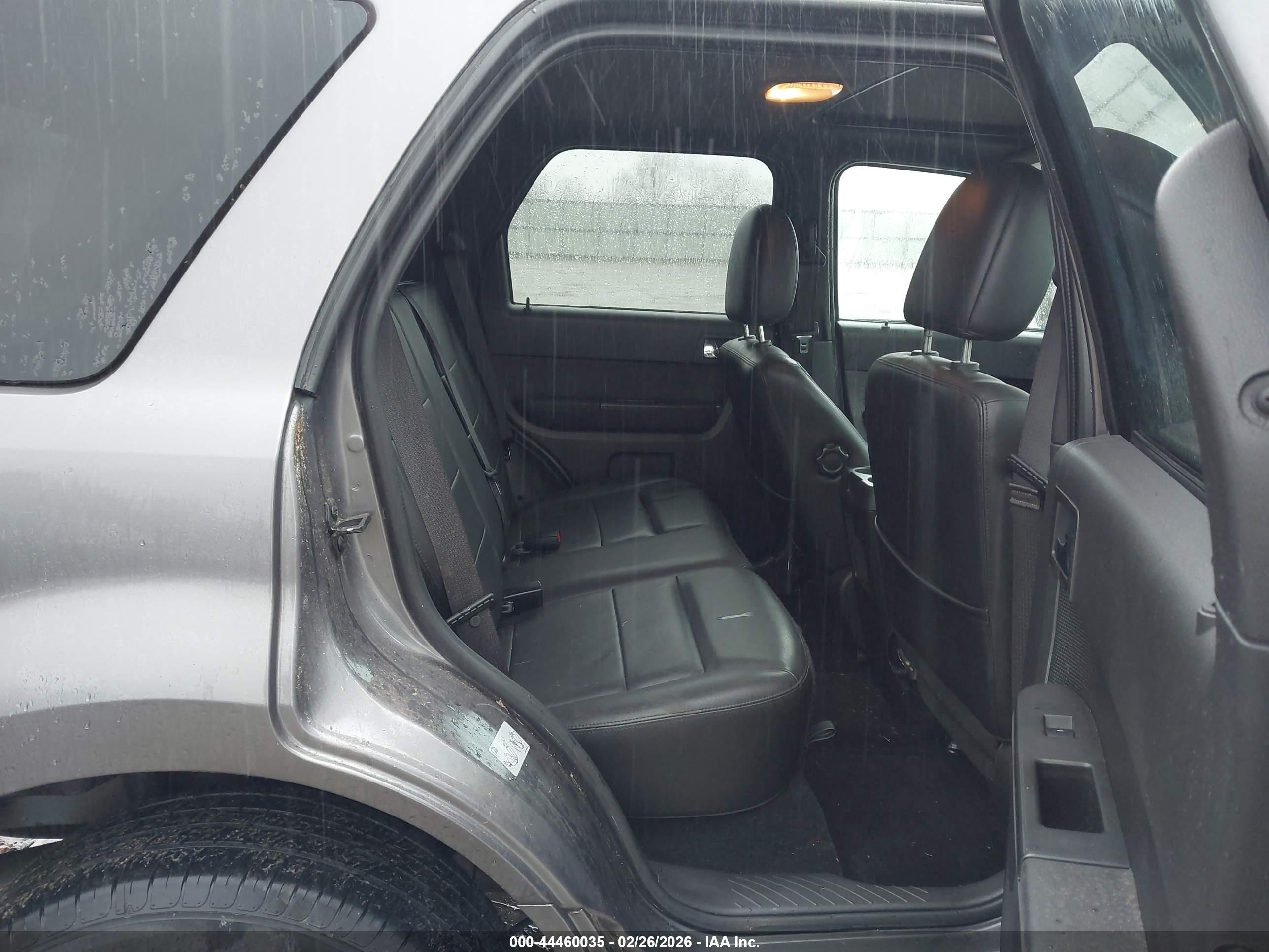 FORD ESCAPE image 8