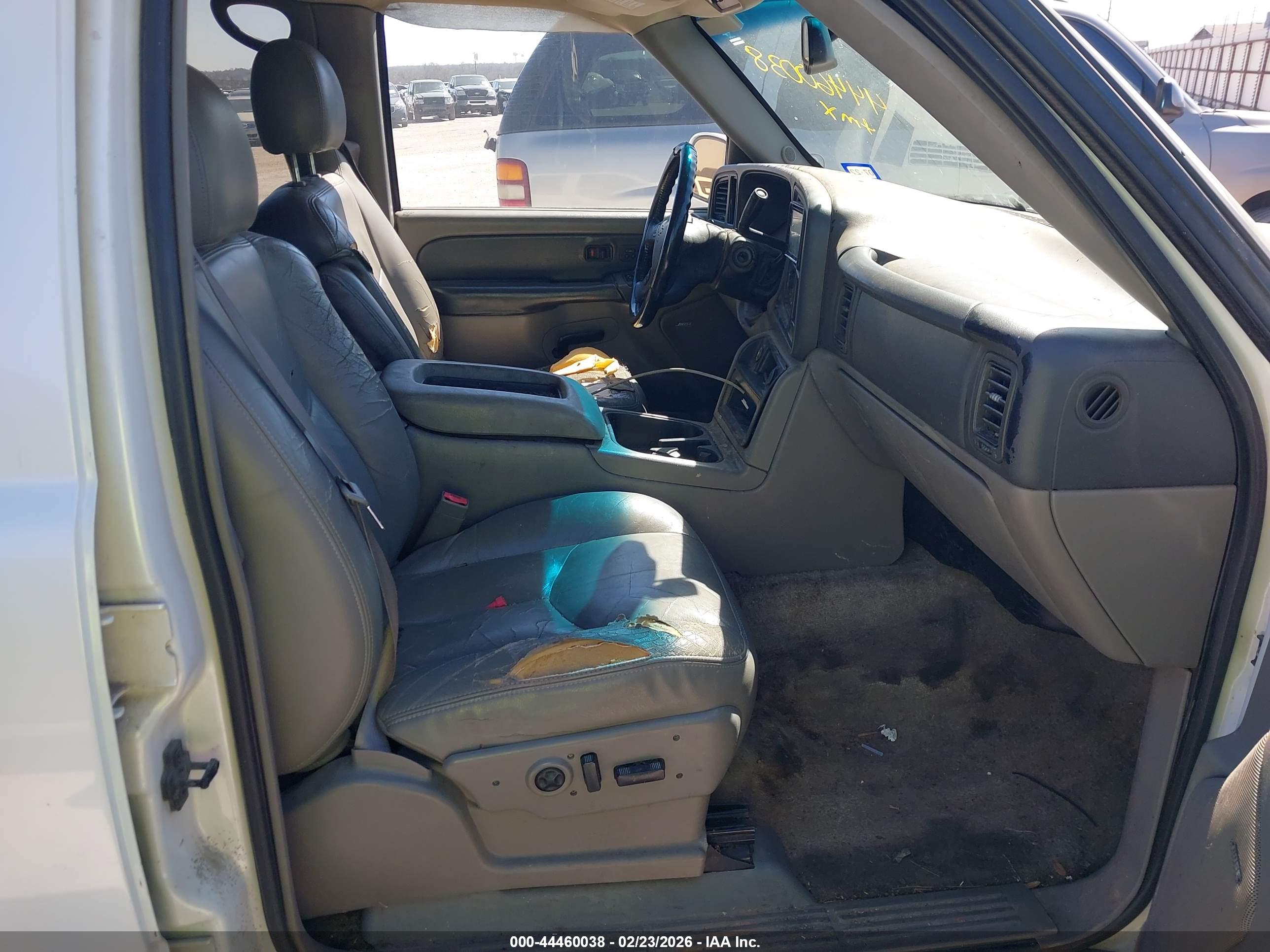 CHEVROLET TAHOE image 5