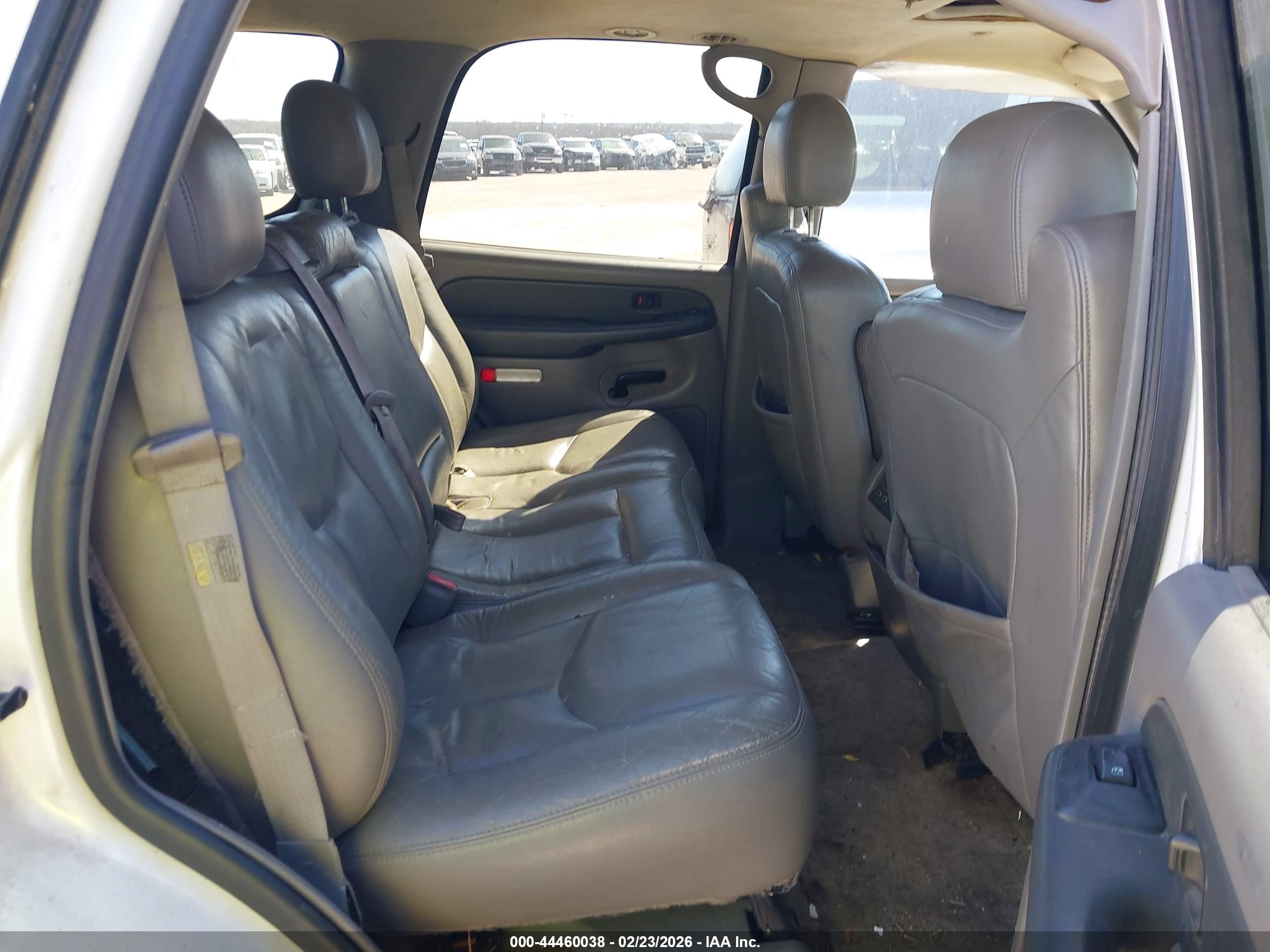 CHEVROLET TAHOE image 8