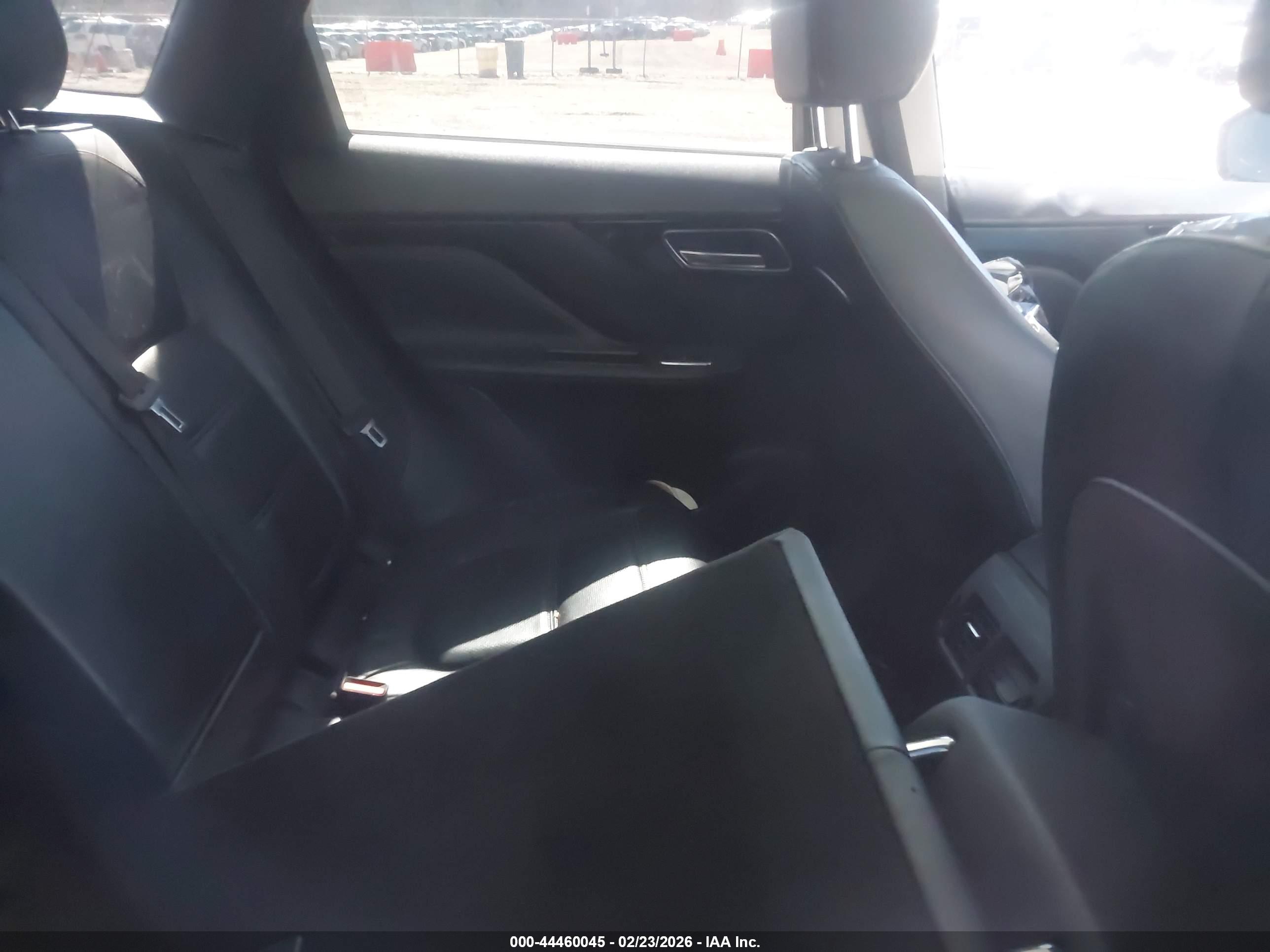 JAGUAR F-PACE image 8