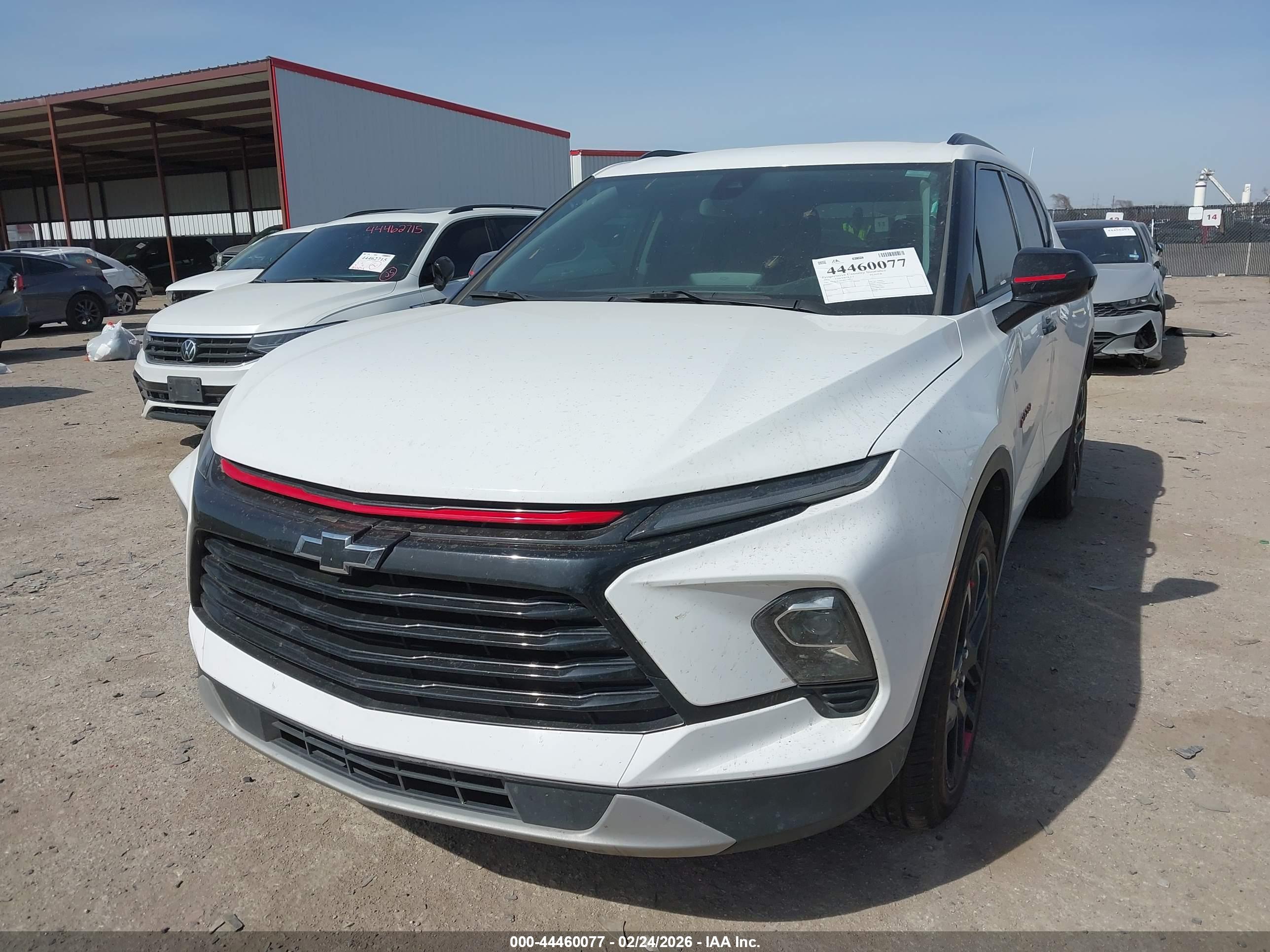 CHEVROLET BLAZER image 2