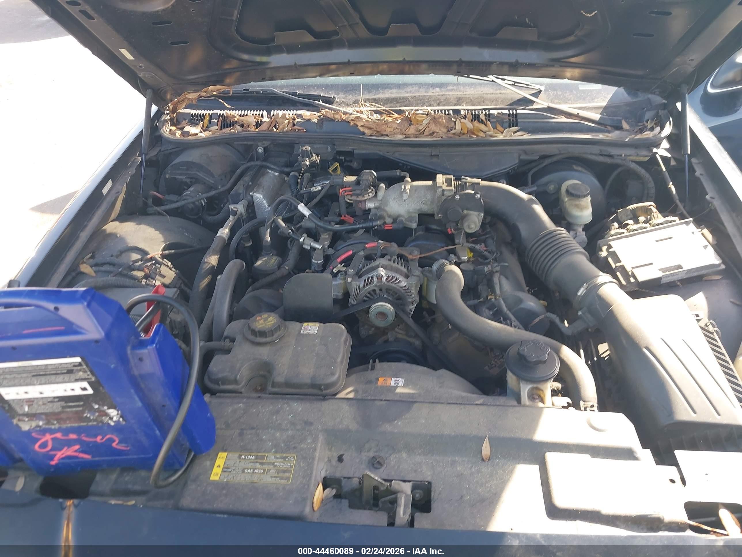 FORD CROWN image 10