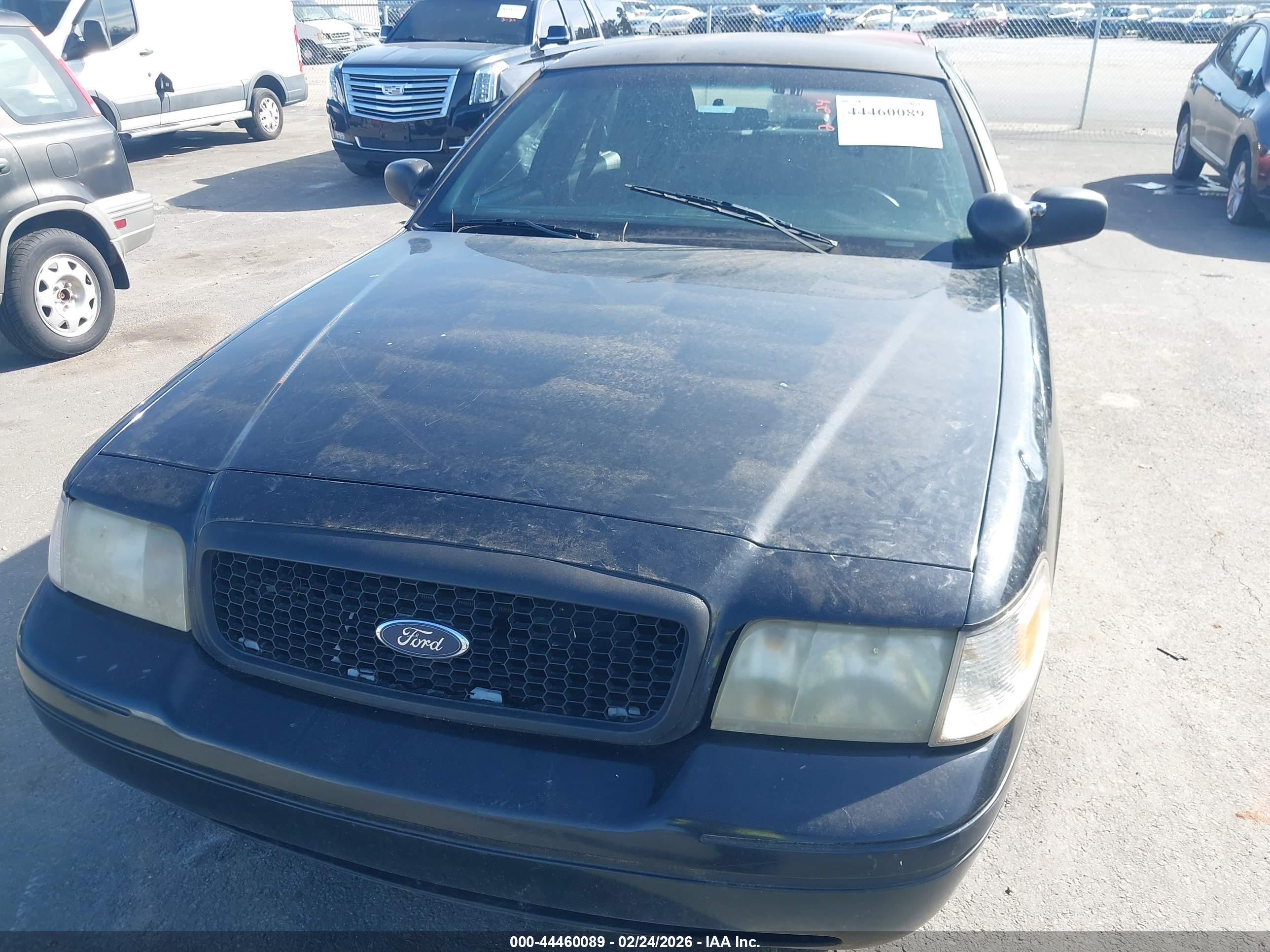 FORD CROWN image 6