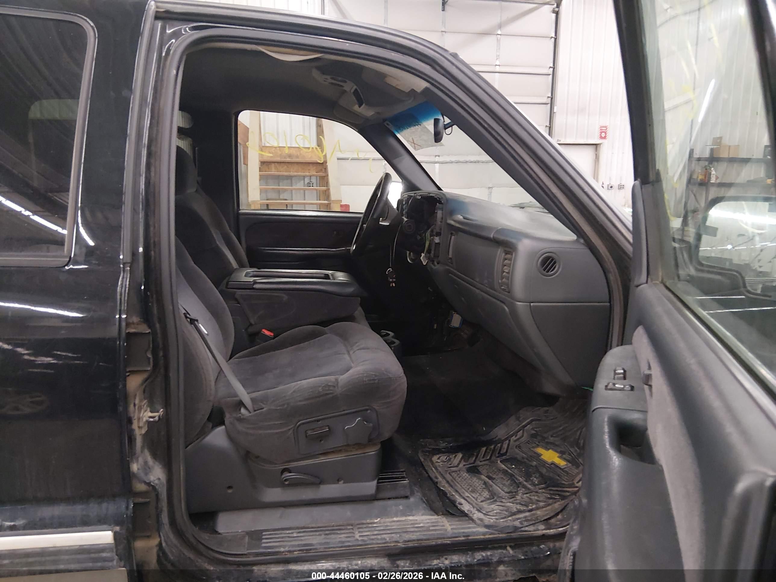CHEVROLET SILVERADO image 5