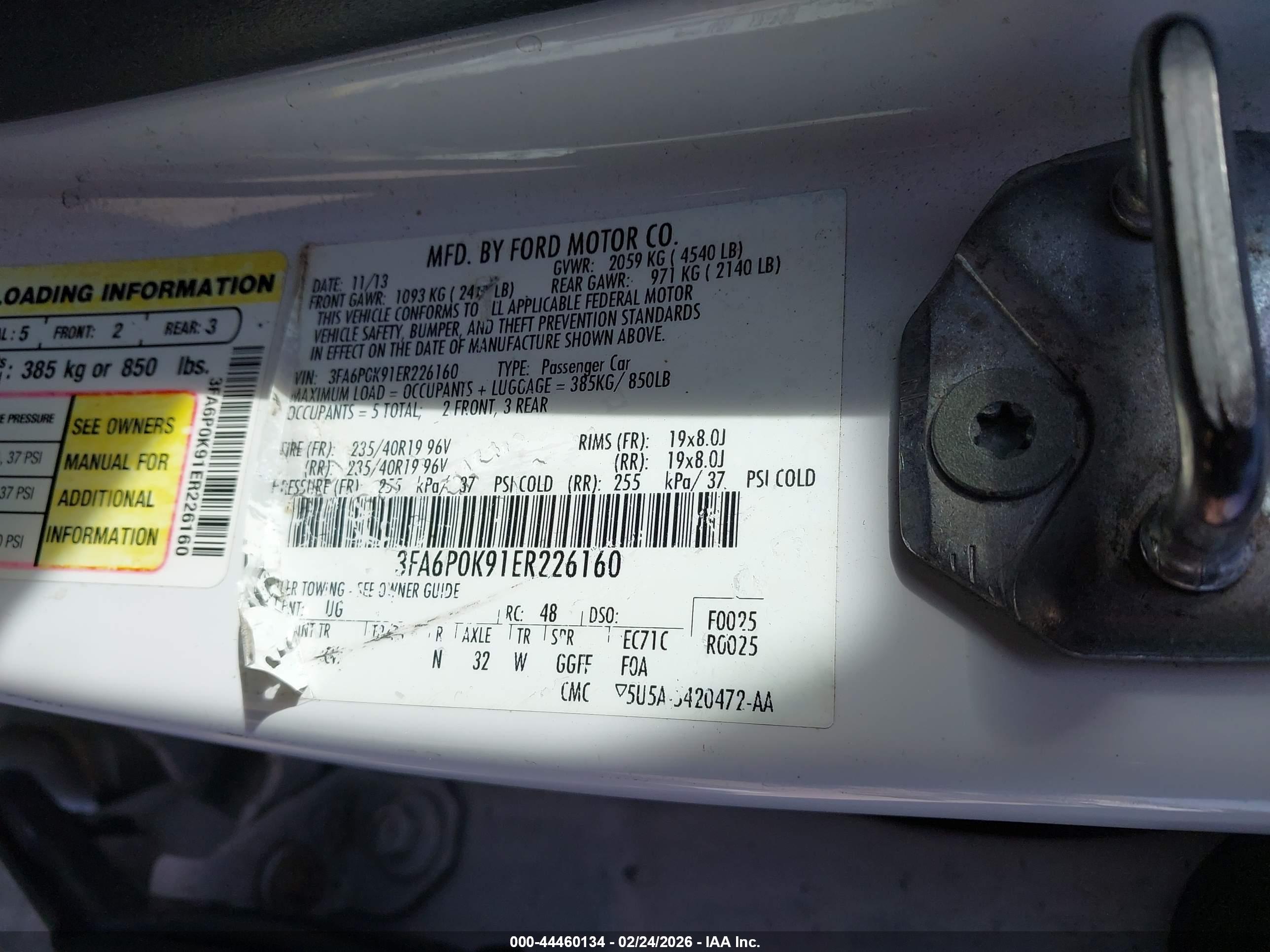 FORD FUSION image 9