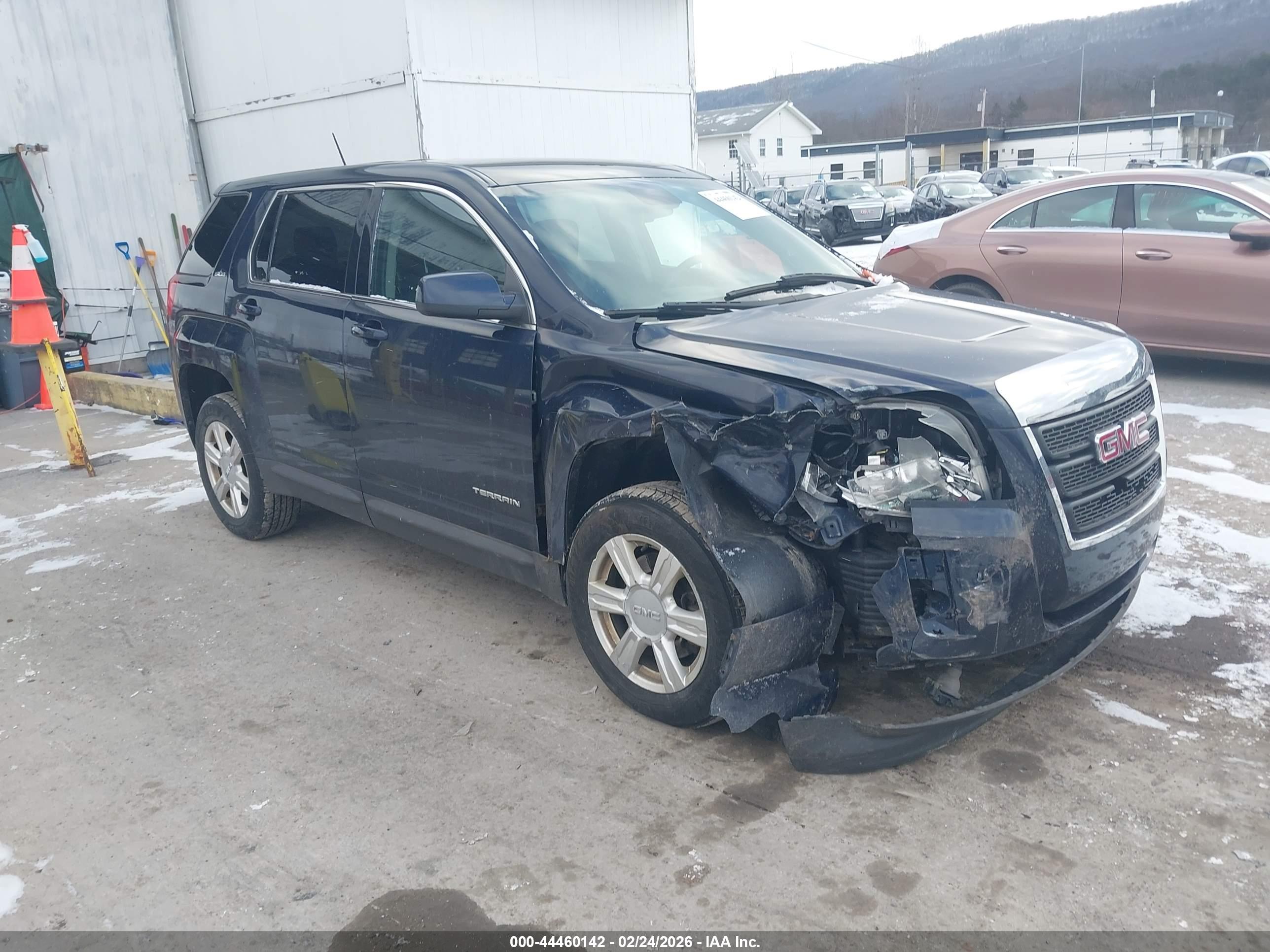 GMC TERRAIN image 6