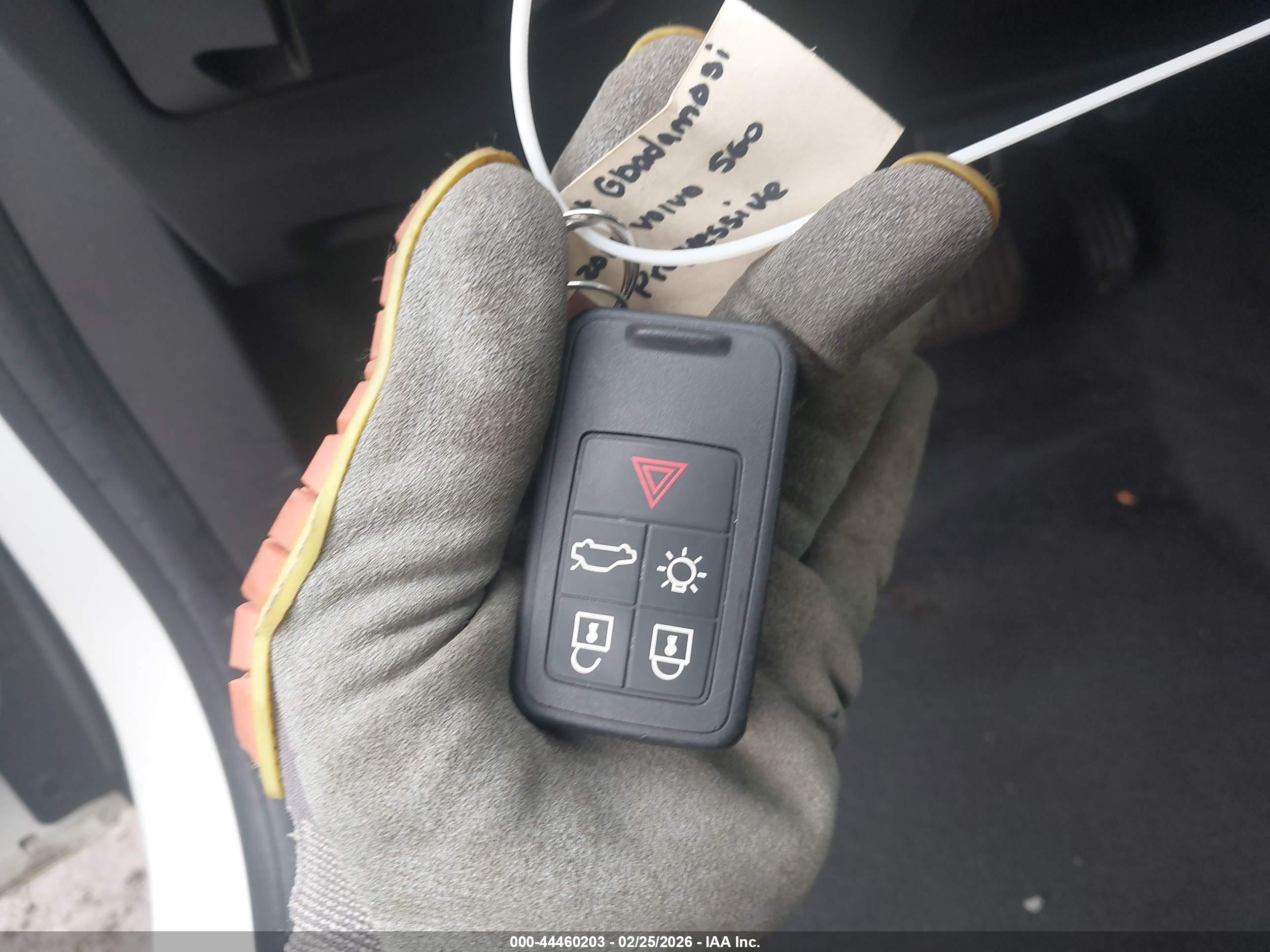 VOLVO S60 image 11