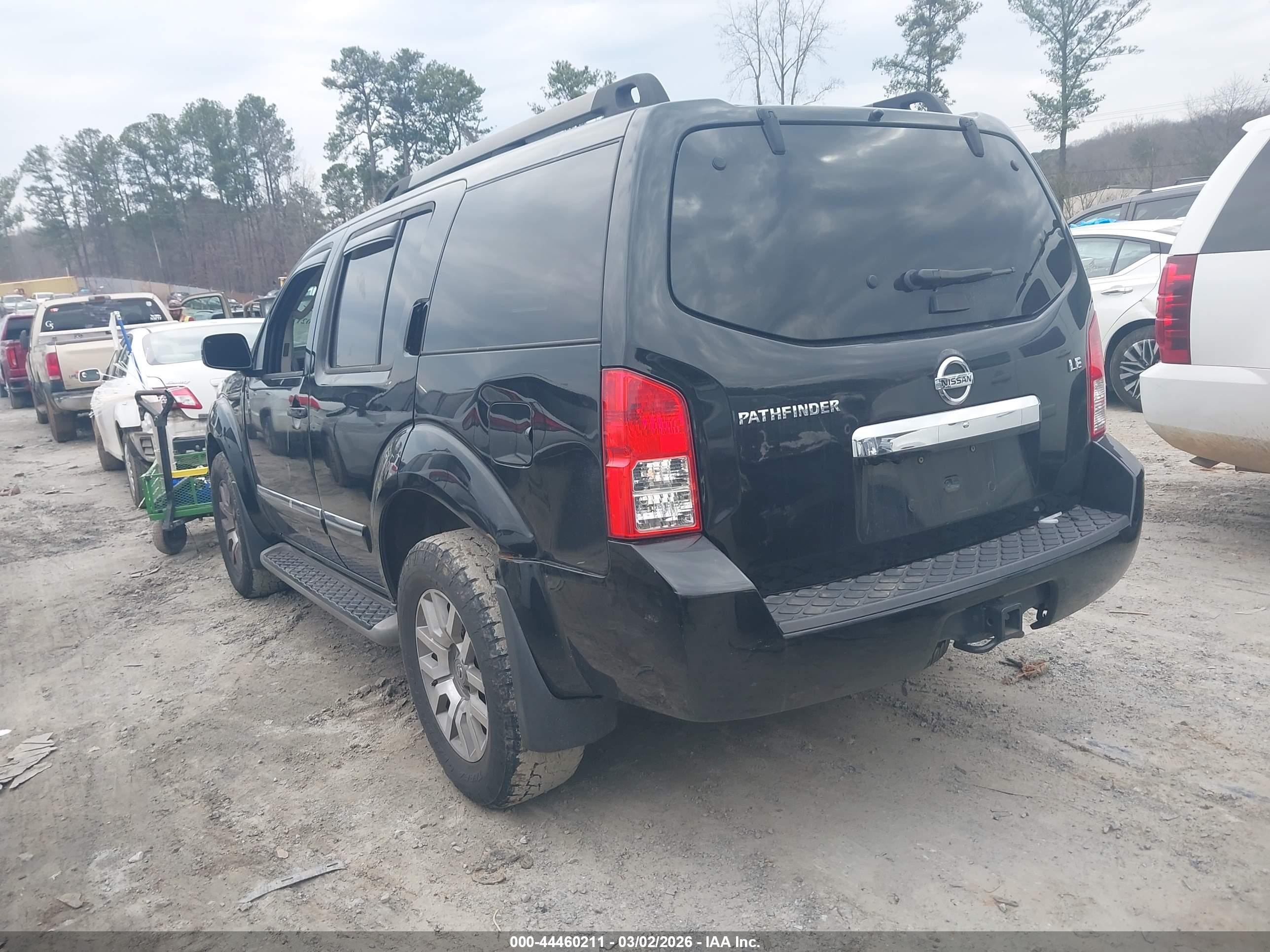 NISSAN PATHFINDER image 3