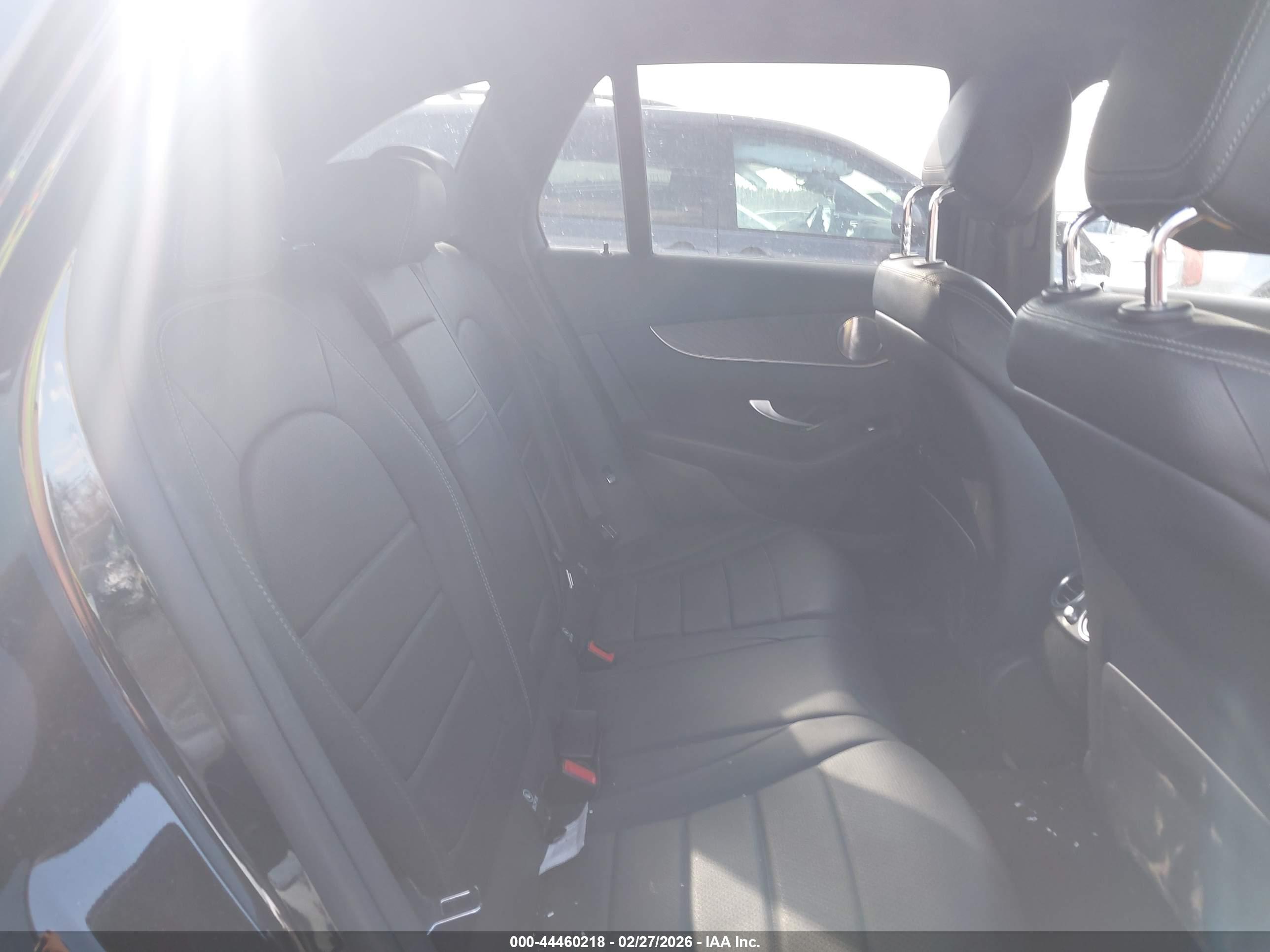 MERCEDES-BENZ GLC image 8