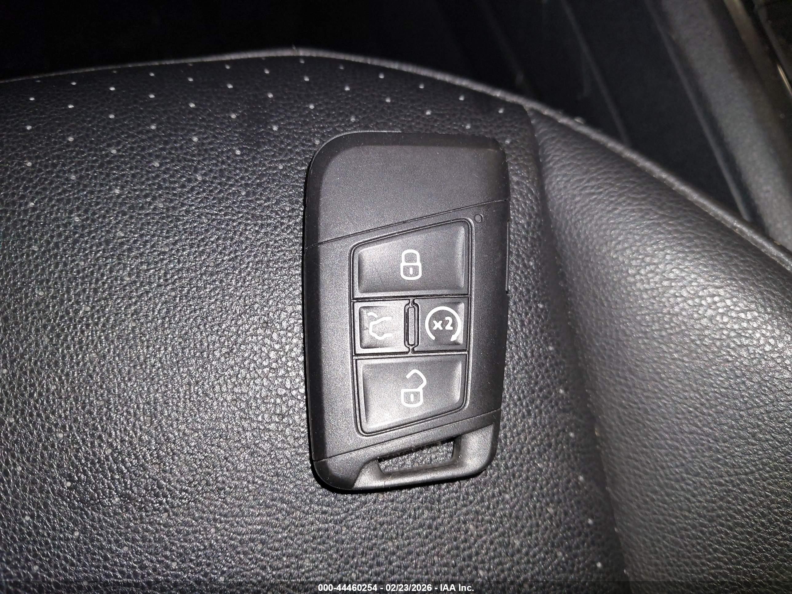 VOLKSWAGEN TIGUAN image 11