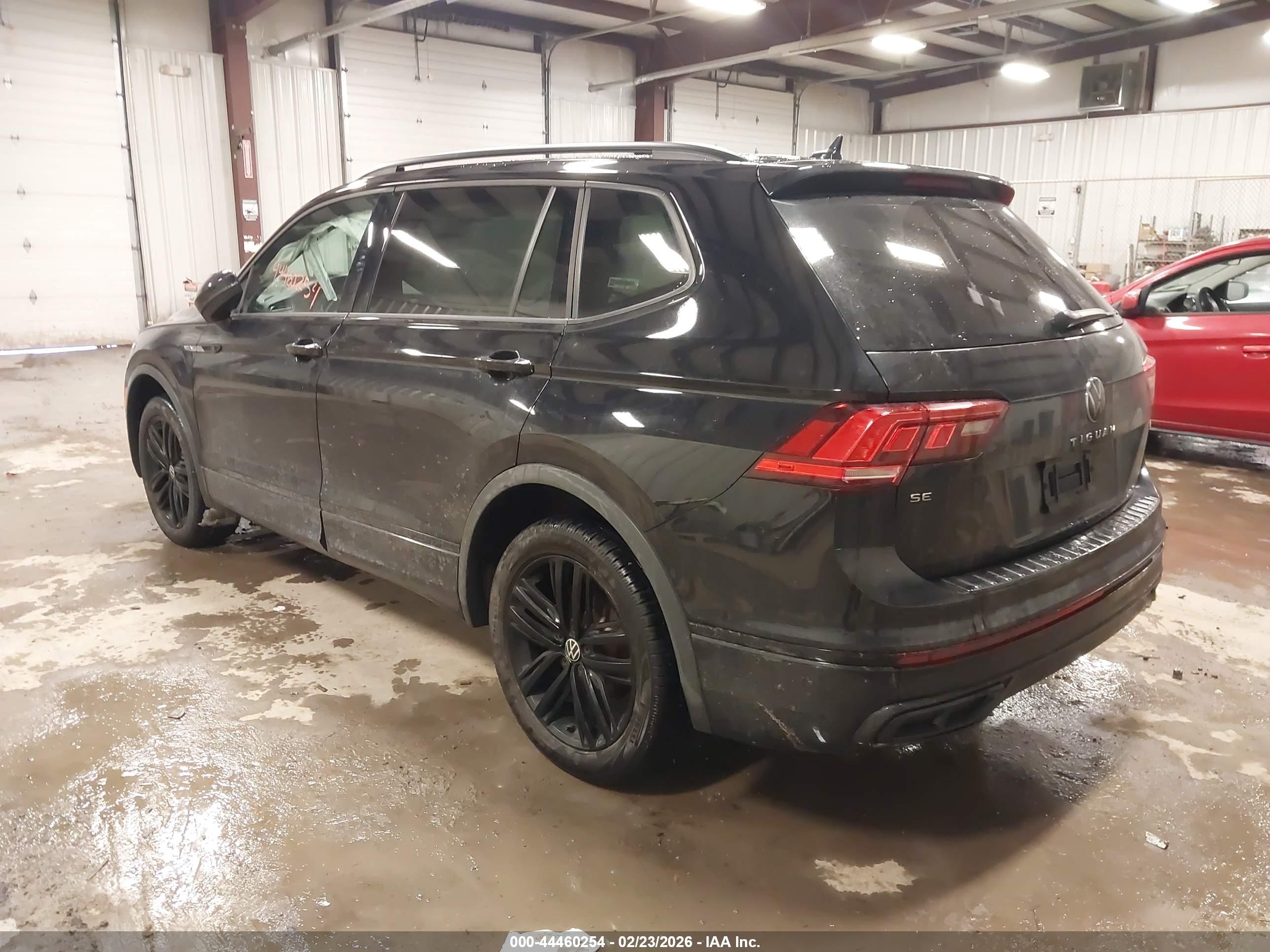 VOLKSWAGEN TIGUAN image 3