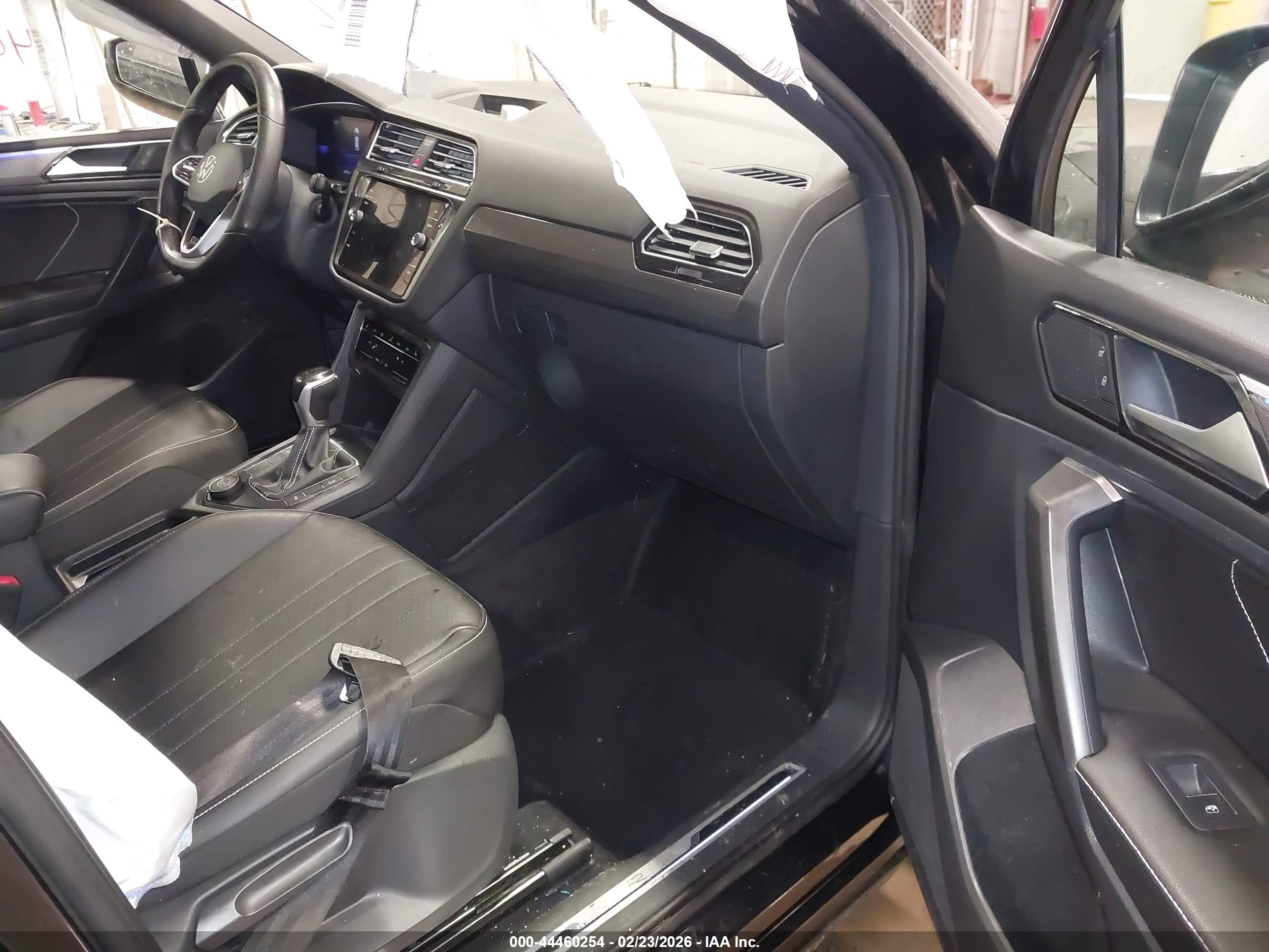 VOLKSWAGEN TIGUAN image 5