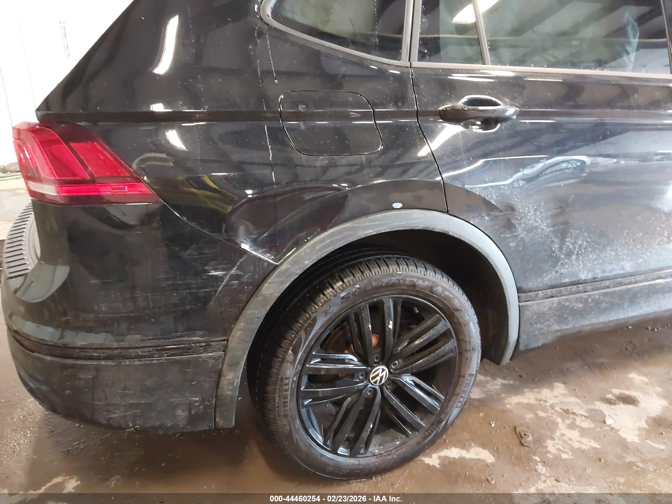 VOLKSWAGEN TIGUAN image 6