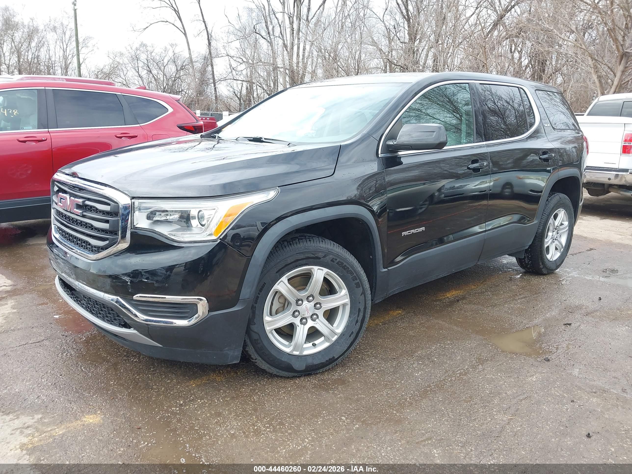 GMC ACADIA image 2