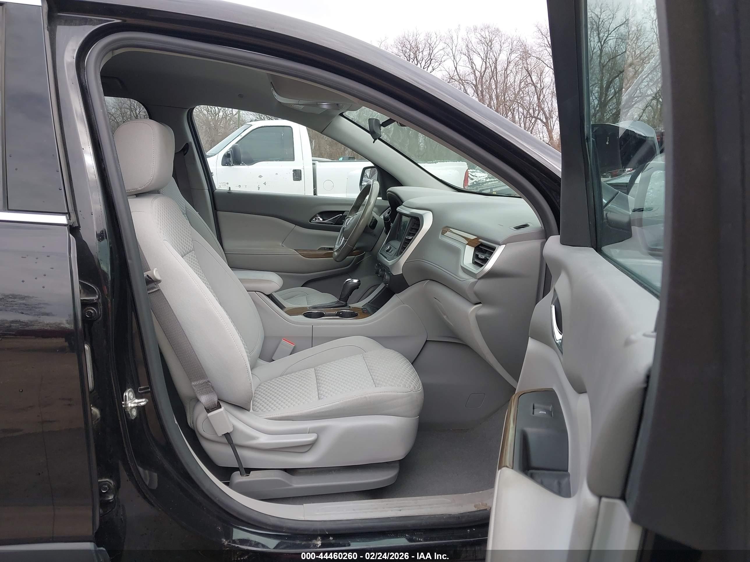 GMC ACADIA image 5