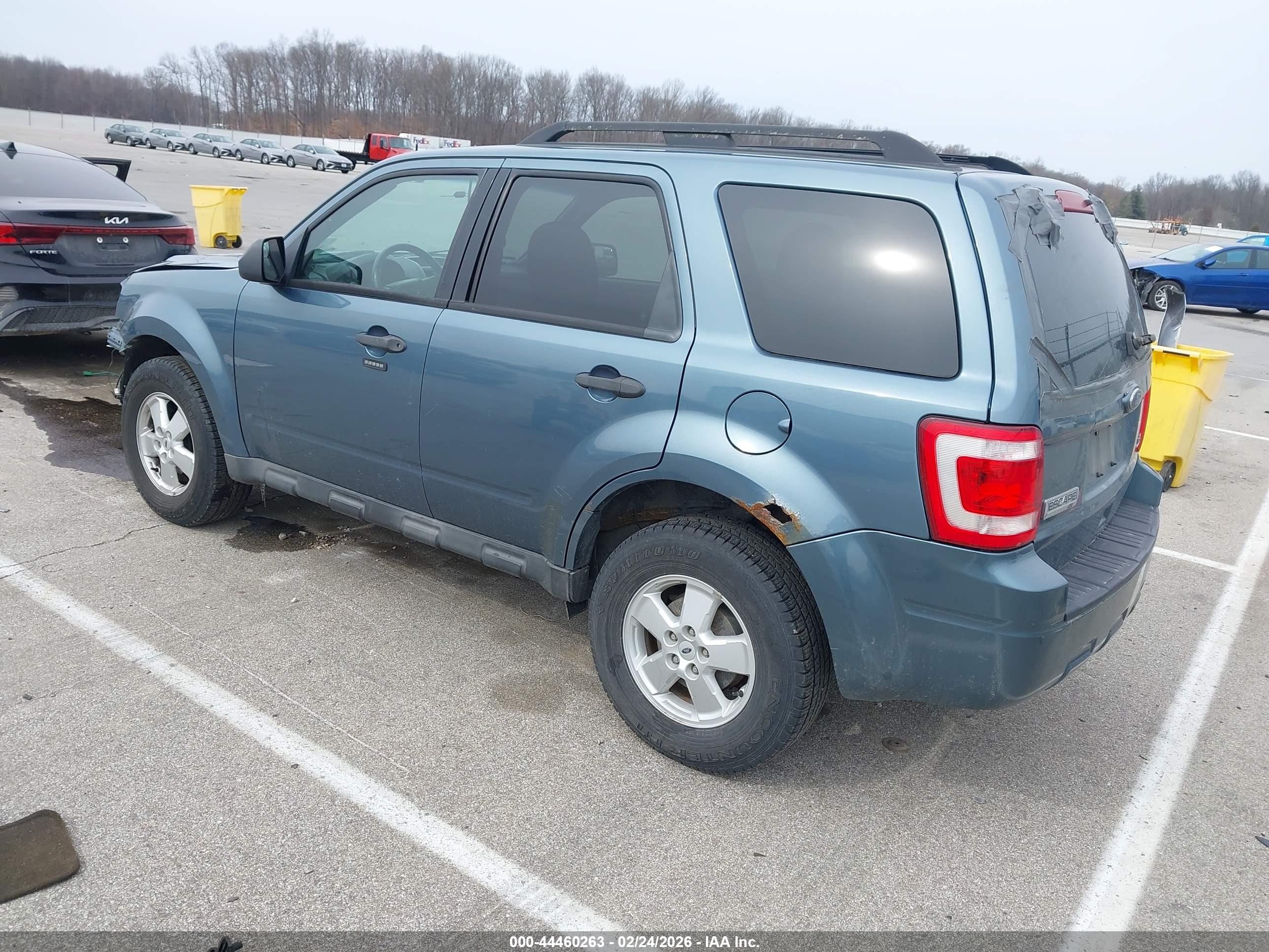 FORD ESCAPE image 3