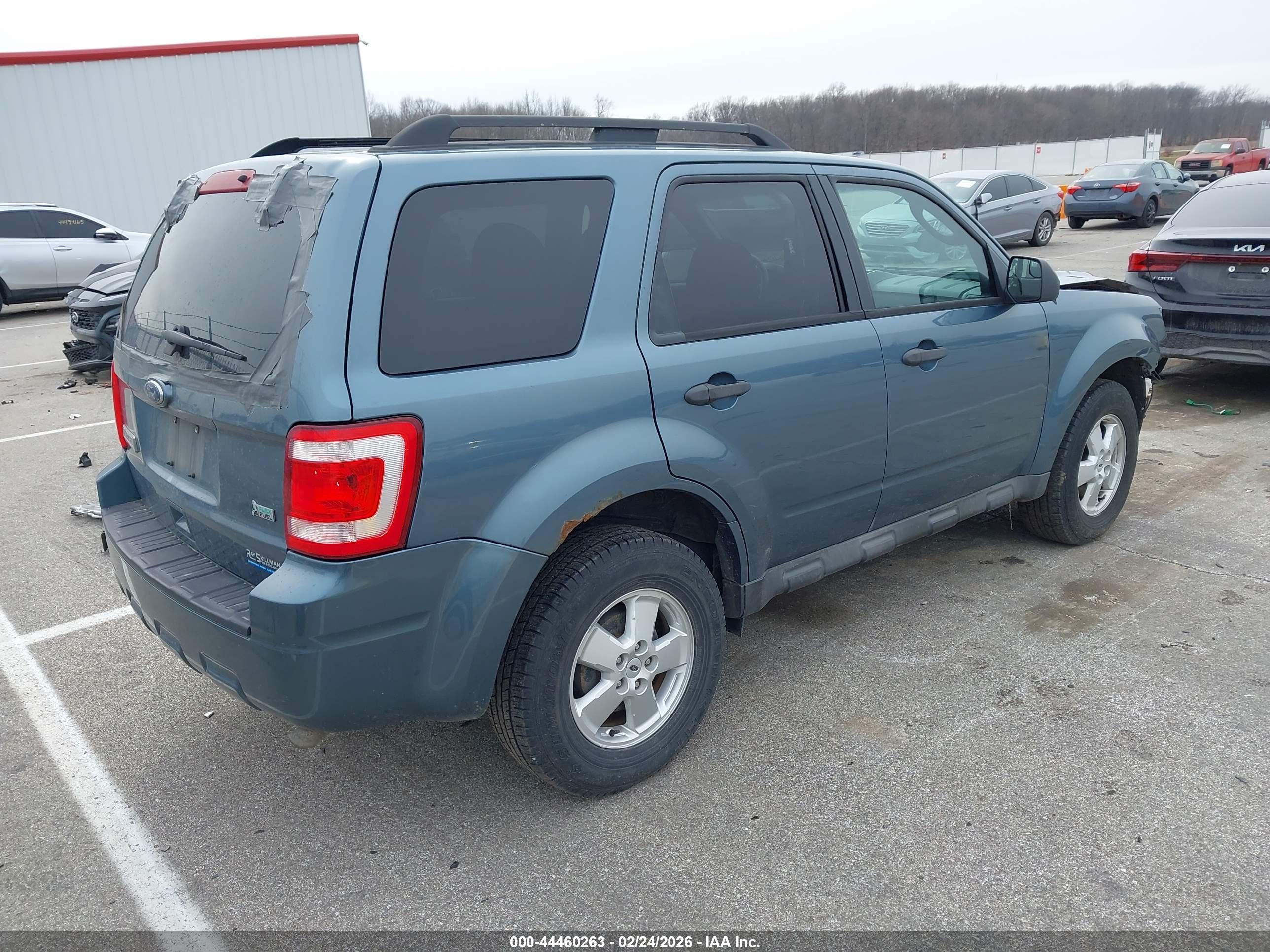 FORD ESCAPE image 4