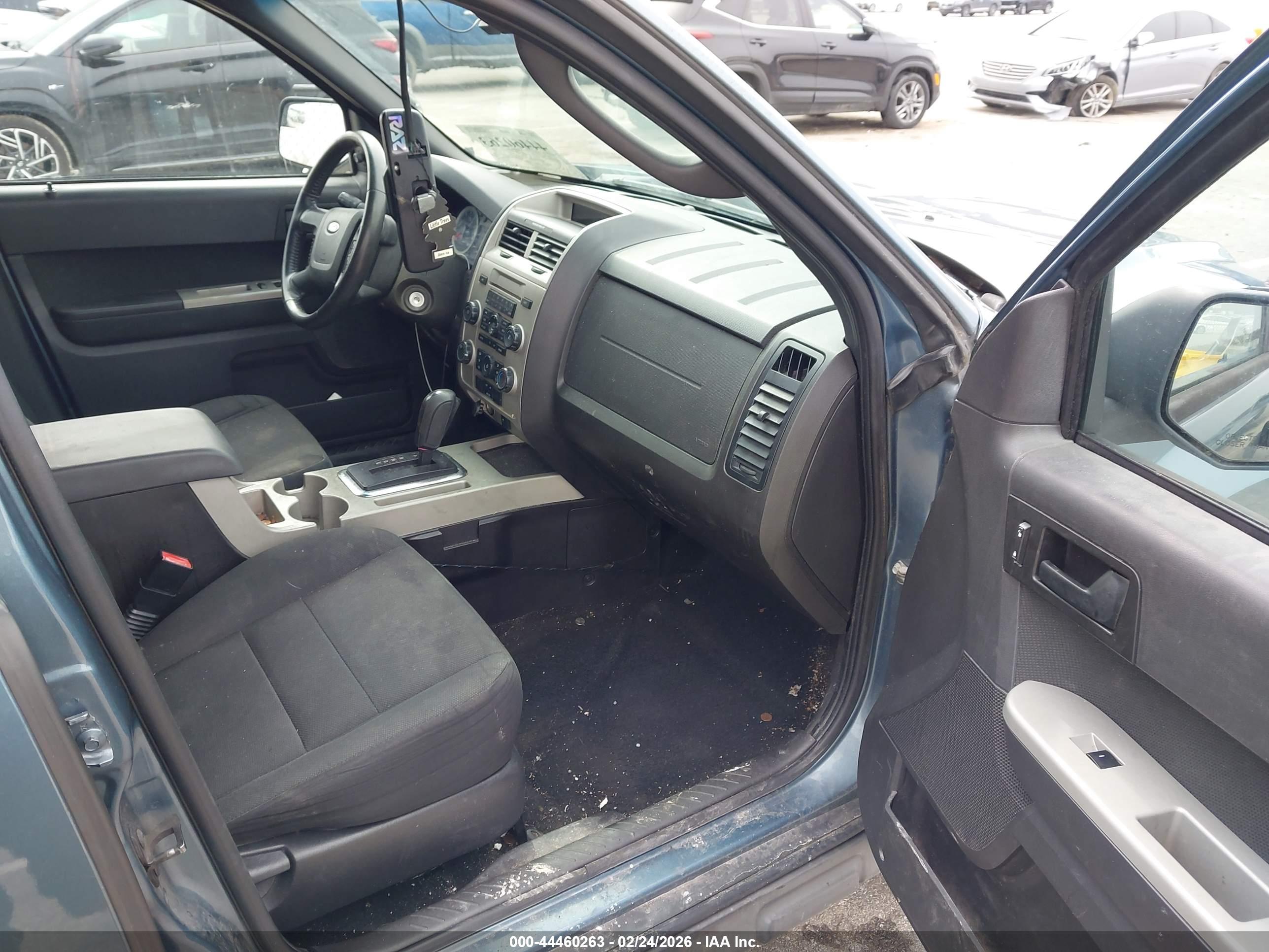 FORD ESCAPE image 5