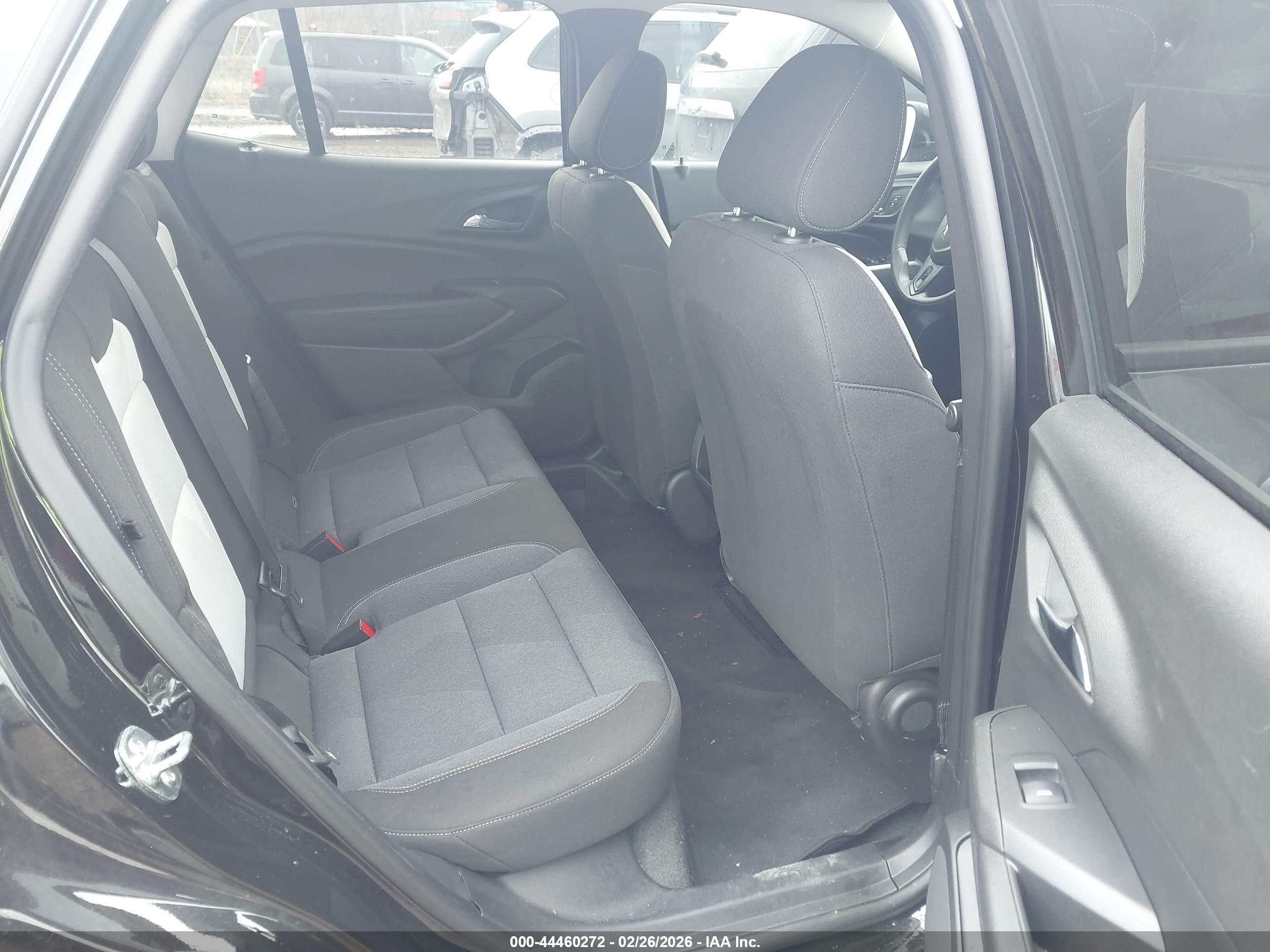CHEVROLET TRAX image 8