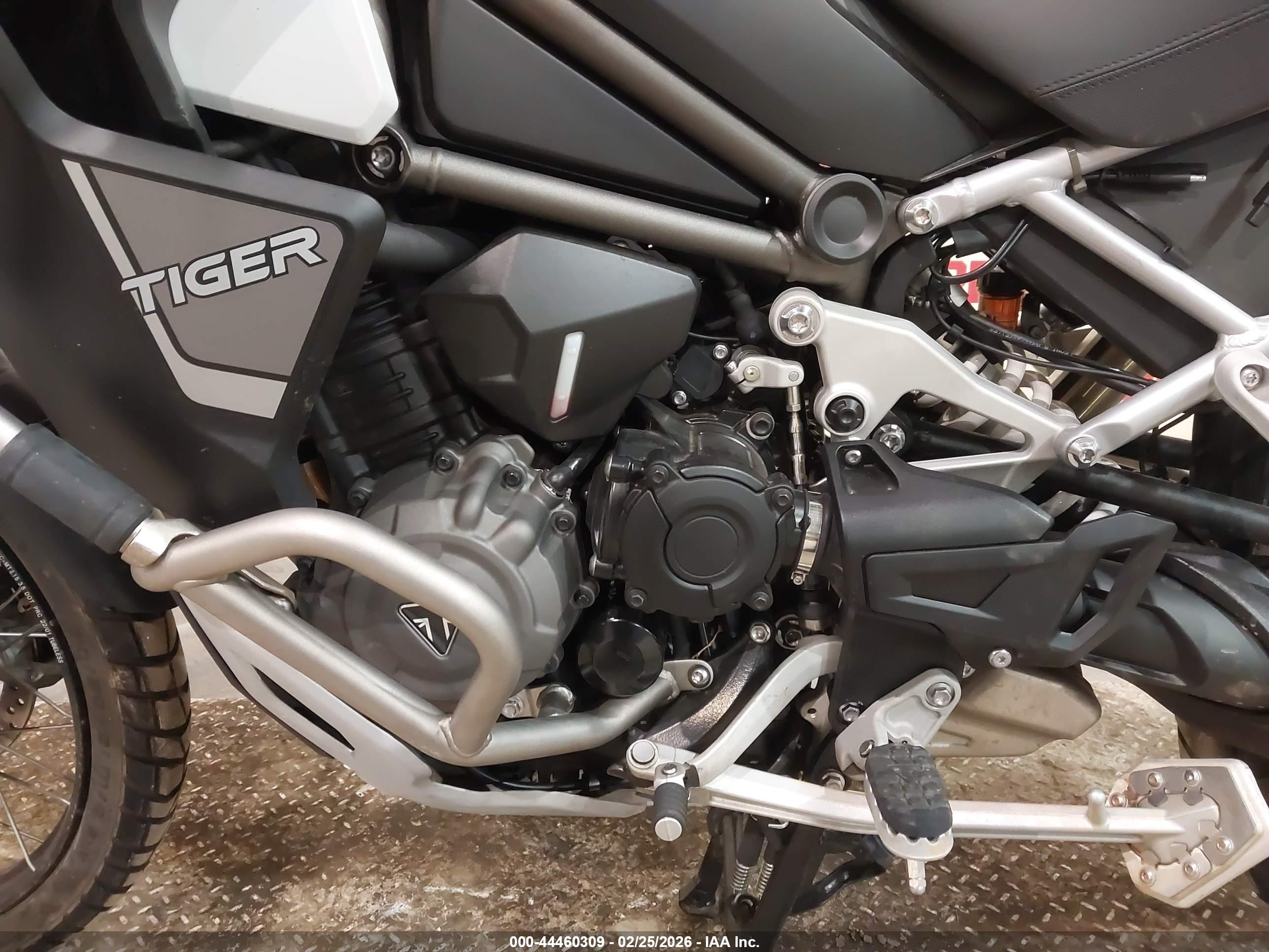 TRIUMPH MOTORCYCLE image 9