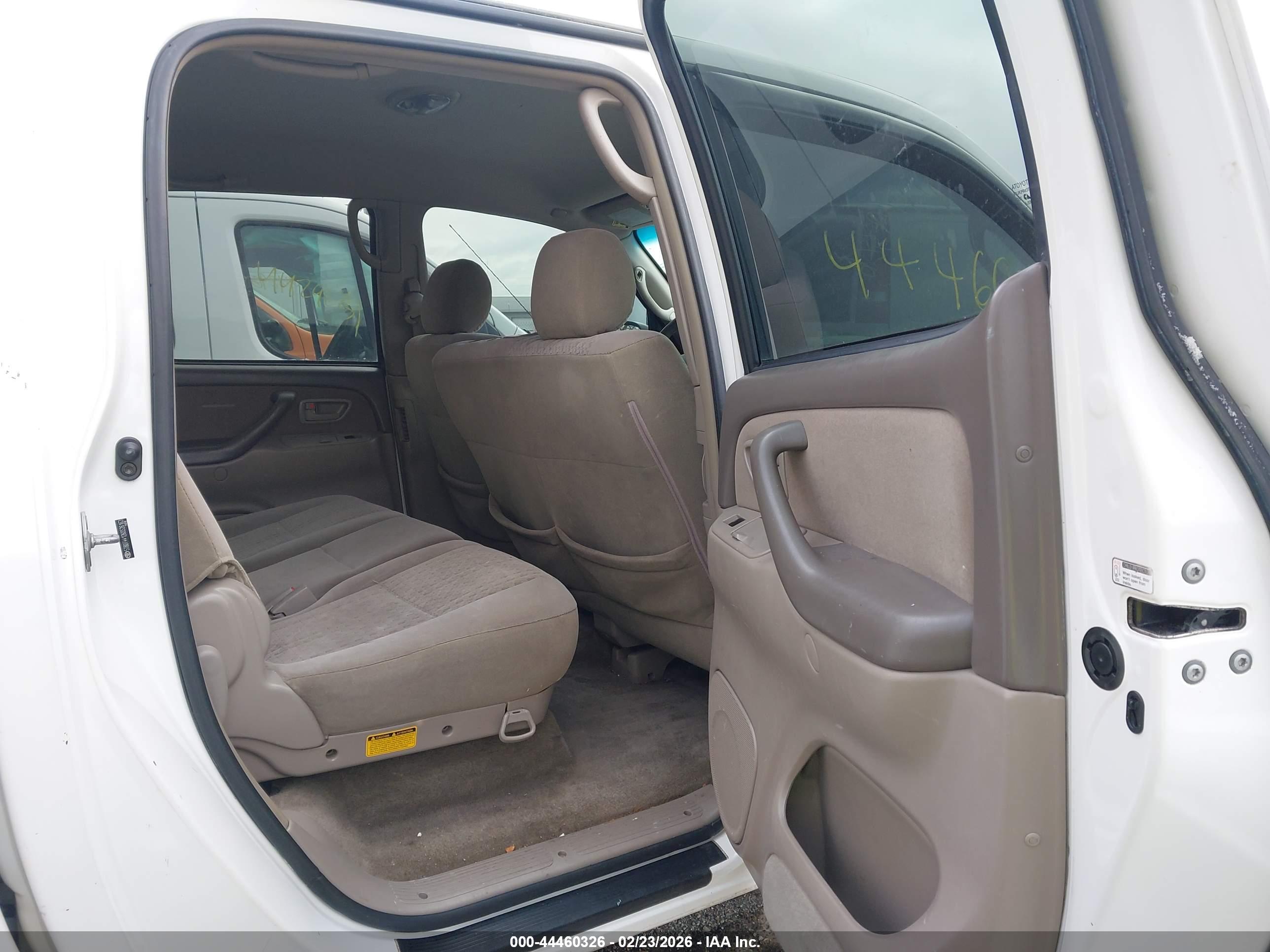 TOYOTA TUNDRA image 8