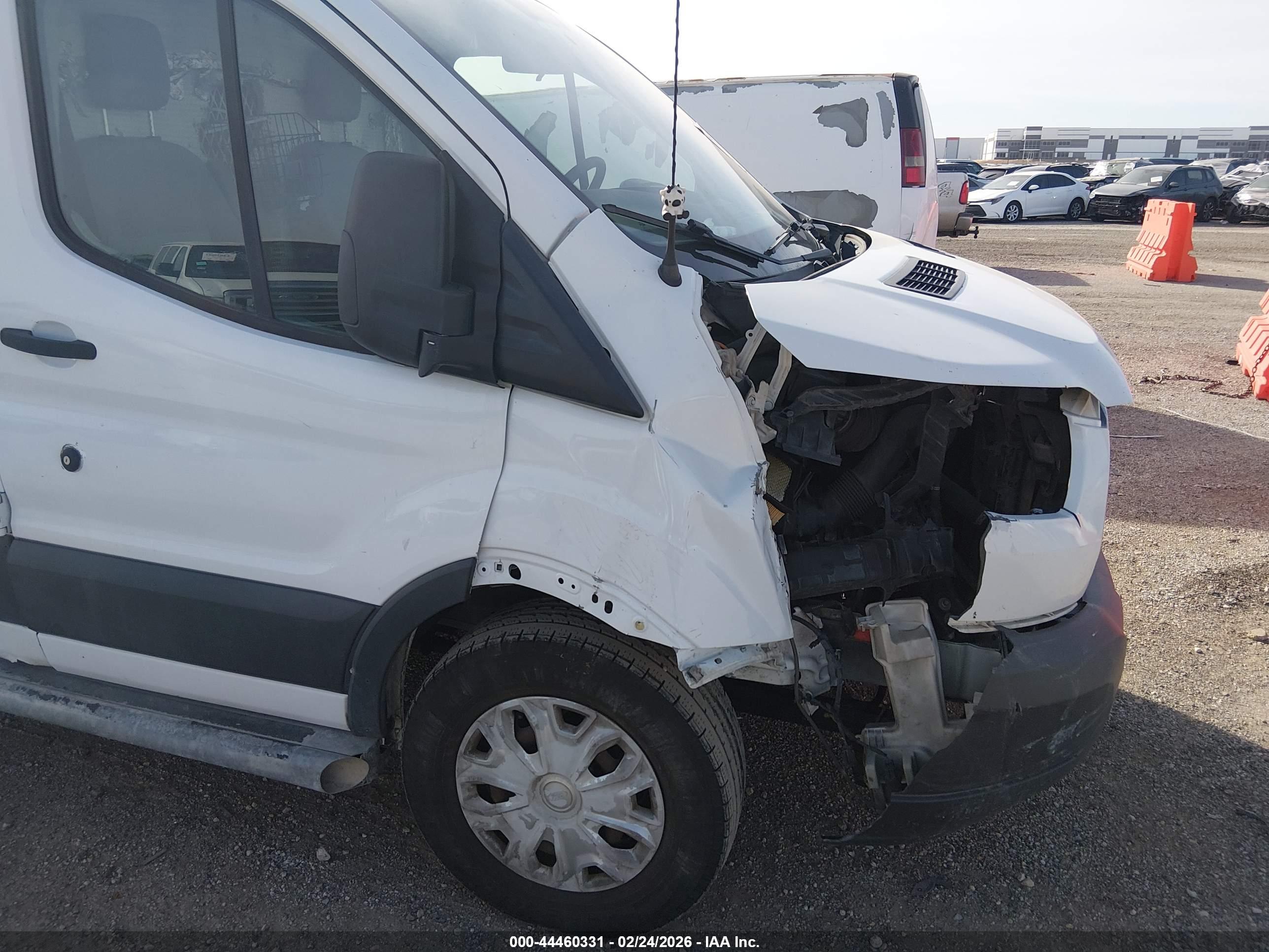 FORD TRANSIT-250 image 6