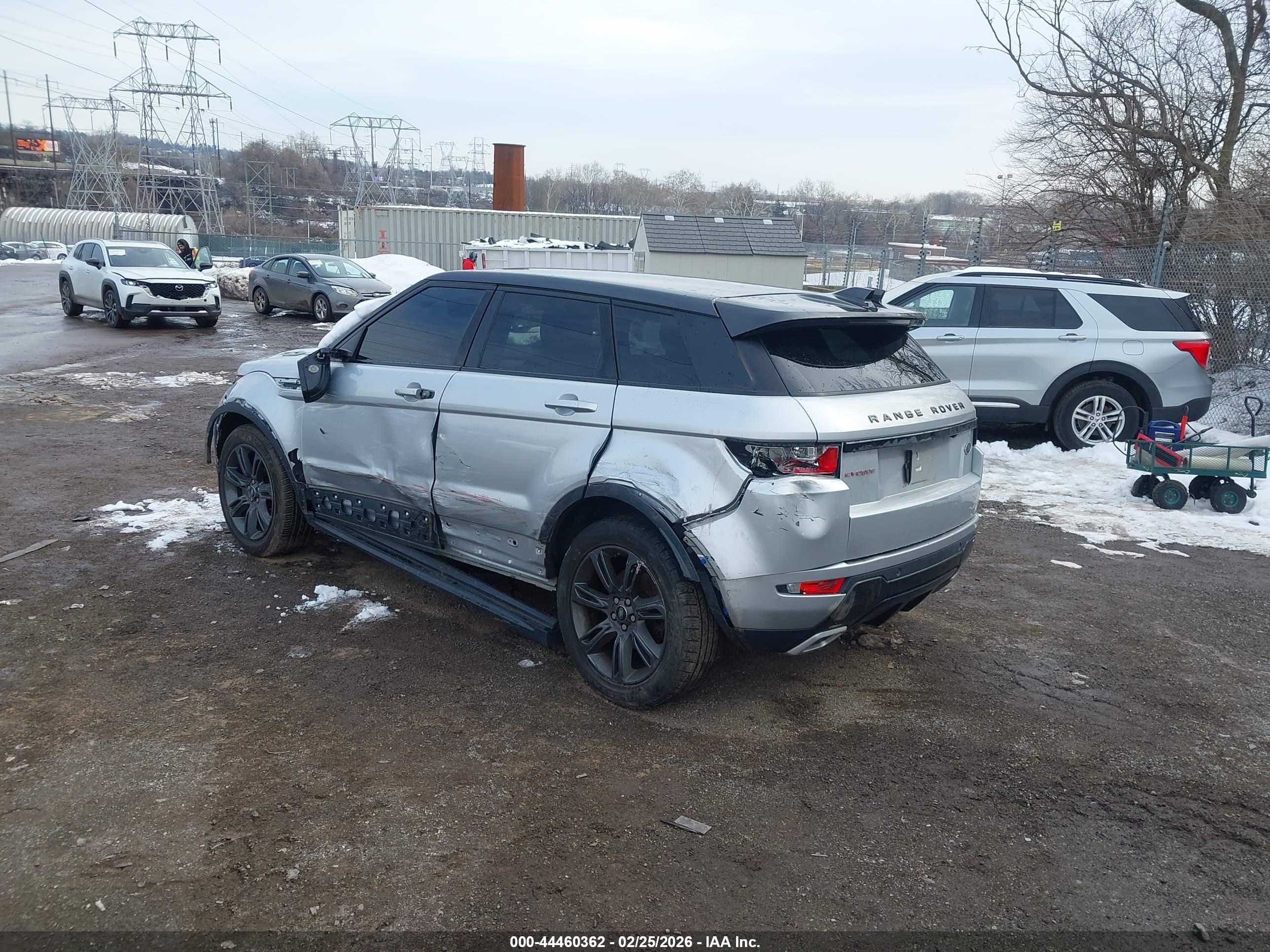 LAND ROVER image 3