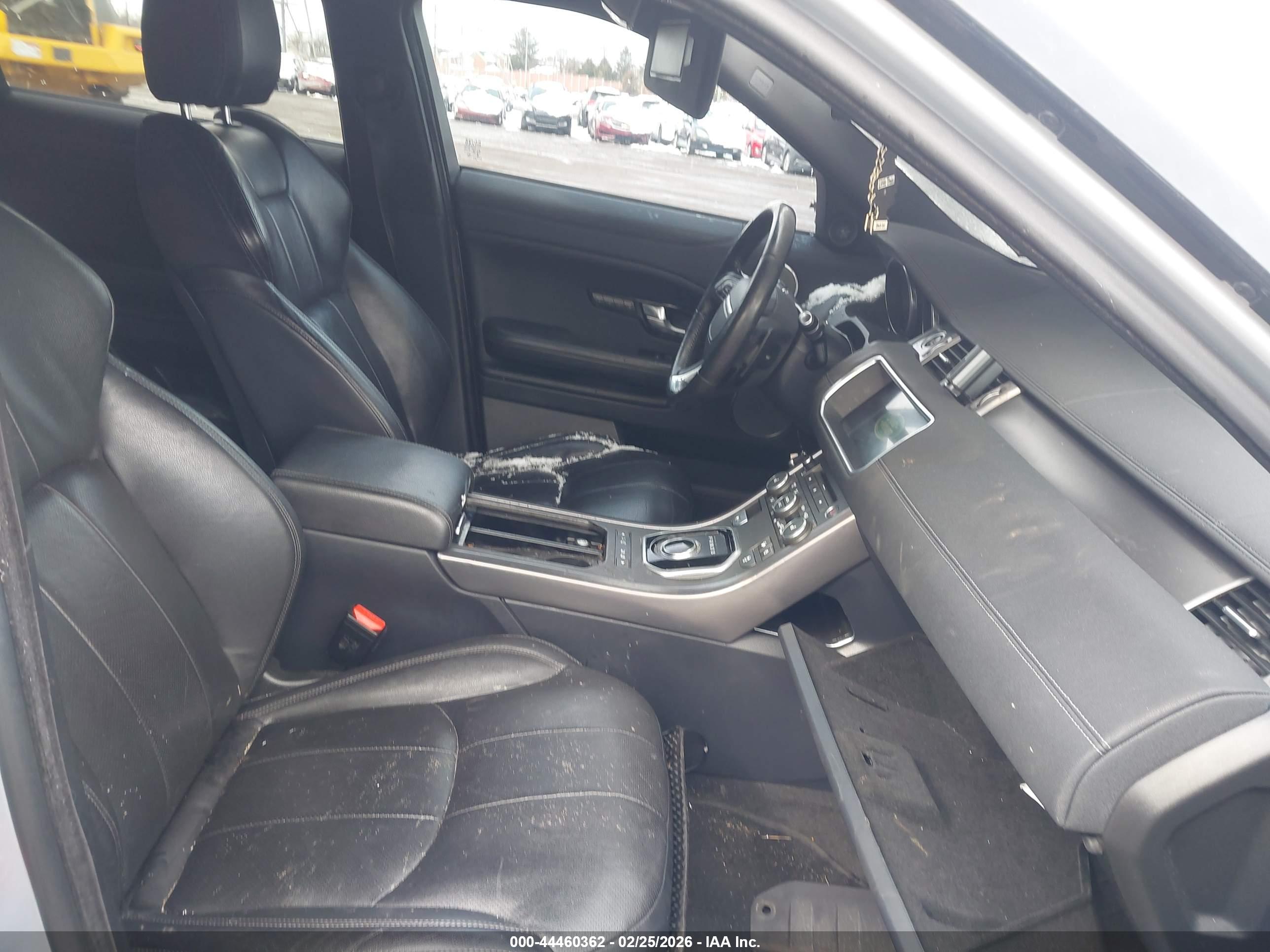 LAND ROVER image 5