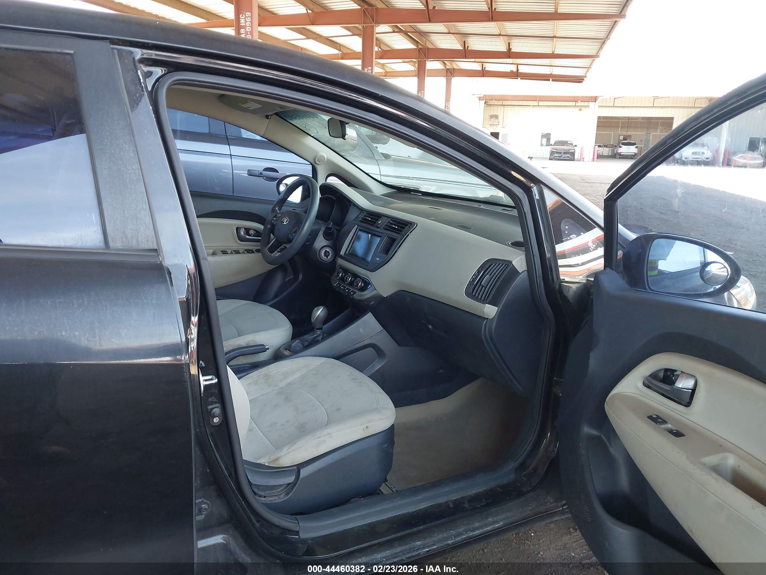 KIA RIO image 5
