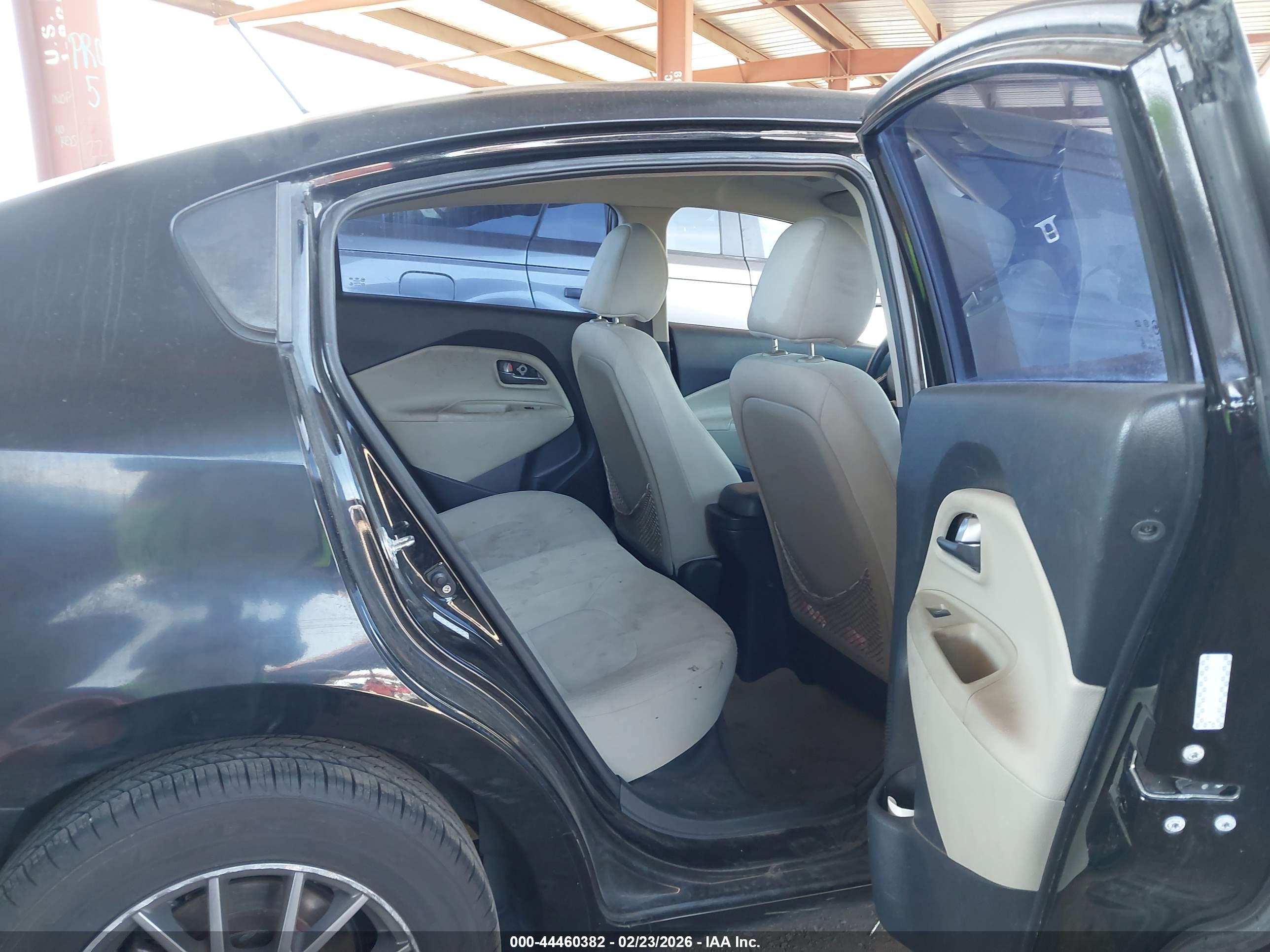 KIA RIO image 8