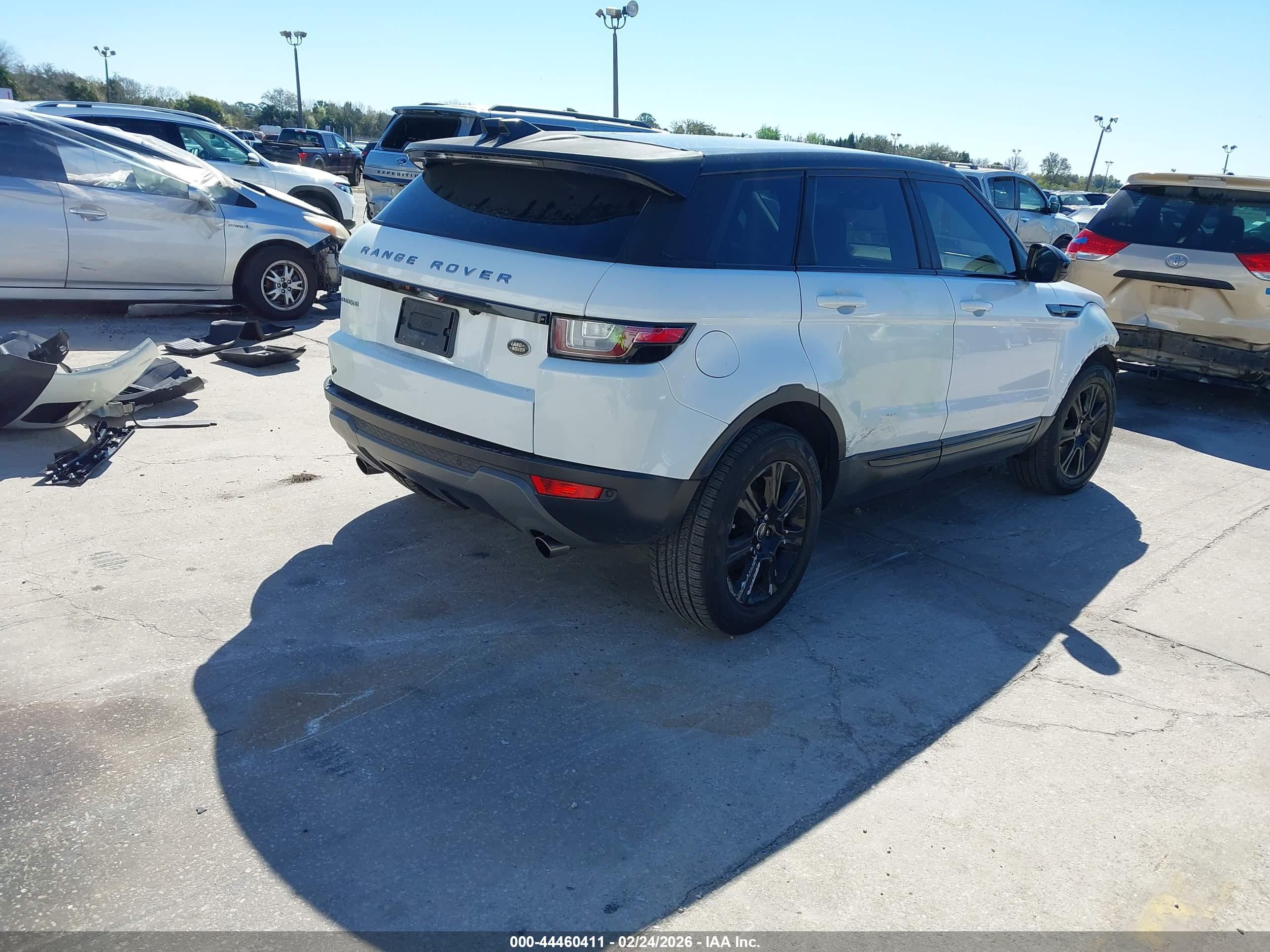 LAND ROVER image 4