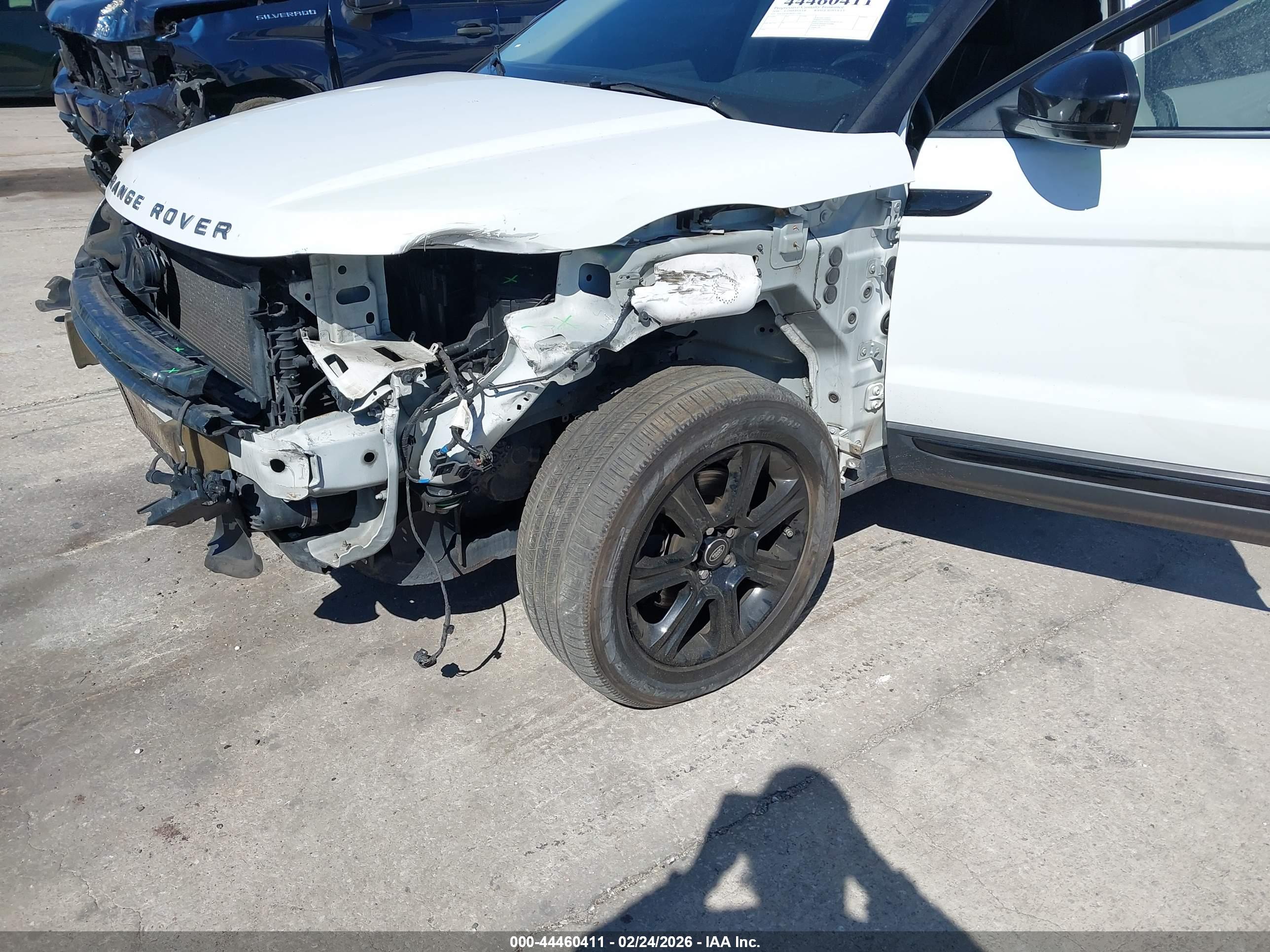 LAND ROVER image 6