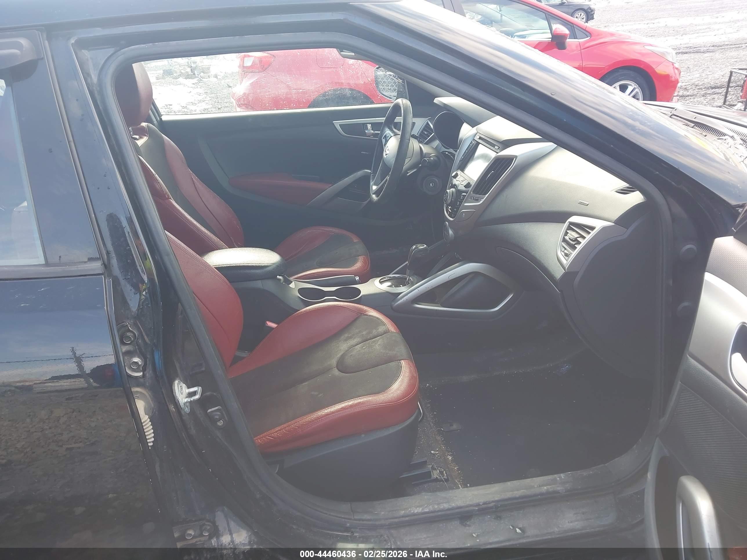 HYUNDAI VELOSTER image 5