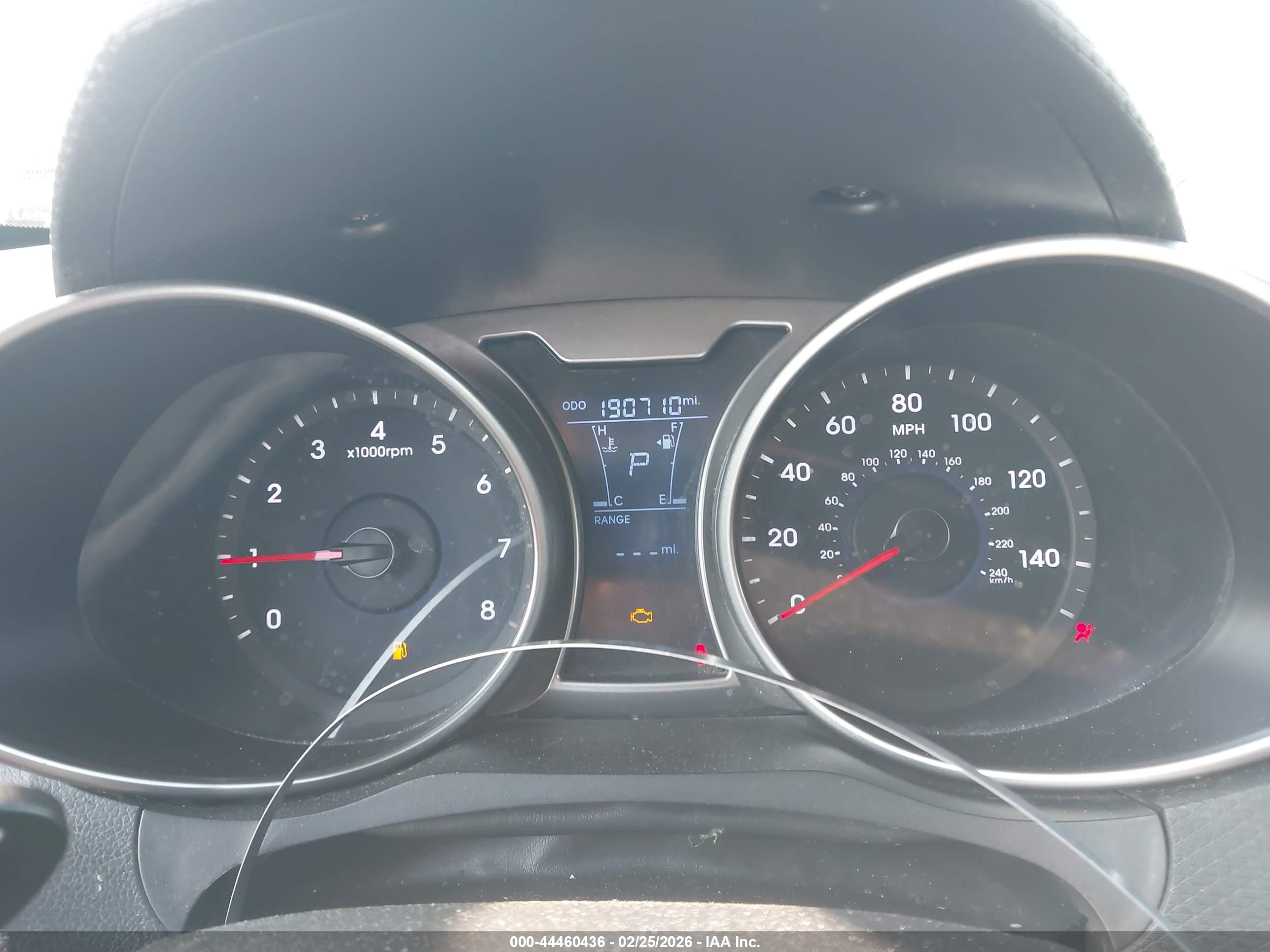 HYUNDAI VELOSTER image 7
