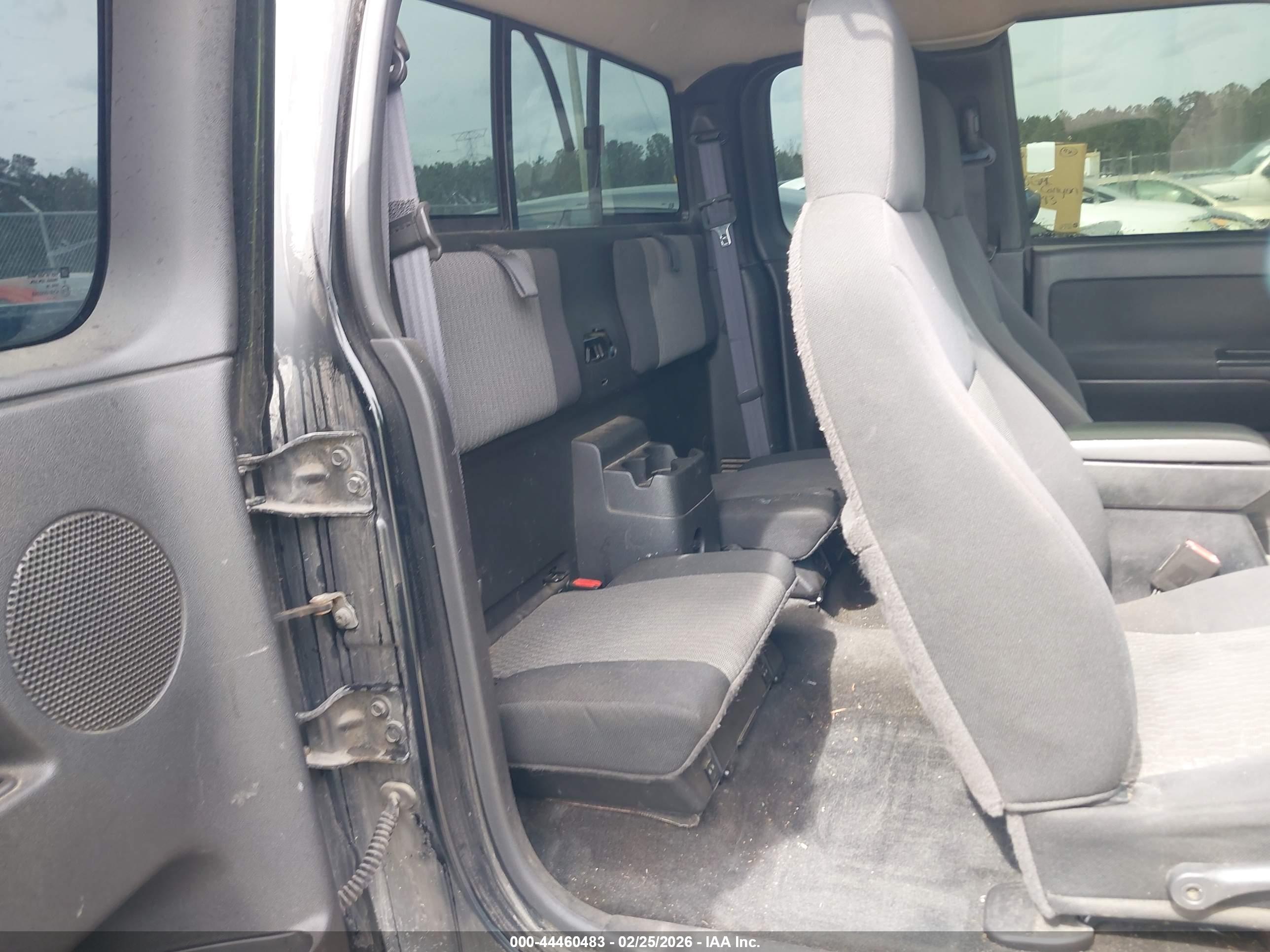 GMC CANYON image 8