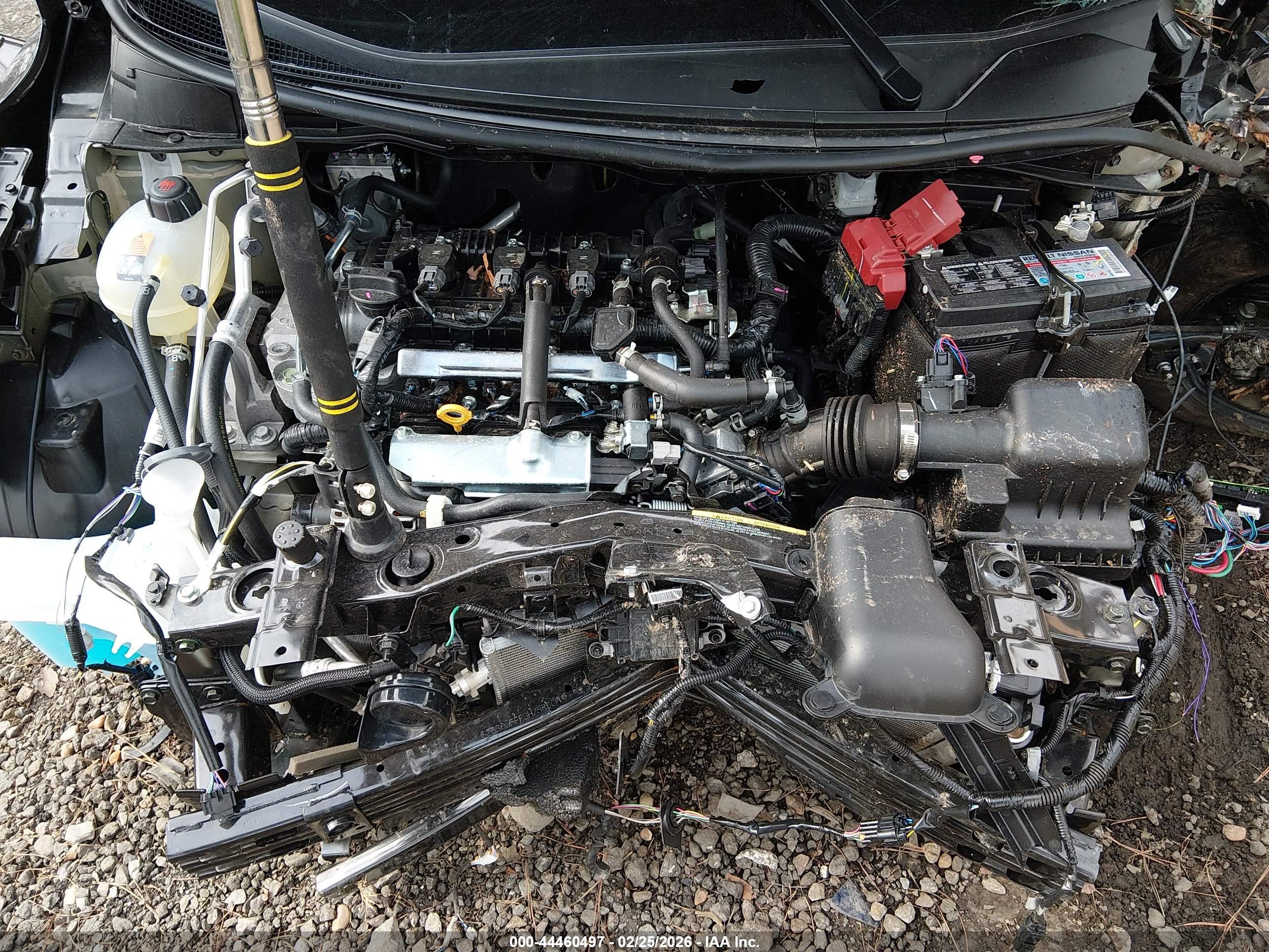NISSAN VERSA image 10