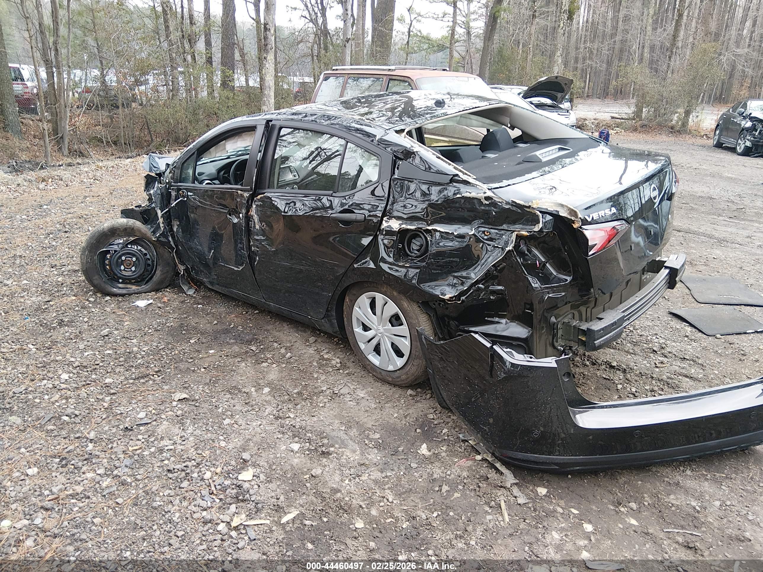 NISSAN VERSA image 3