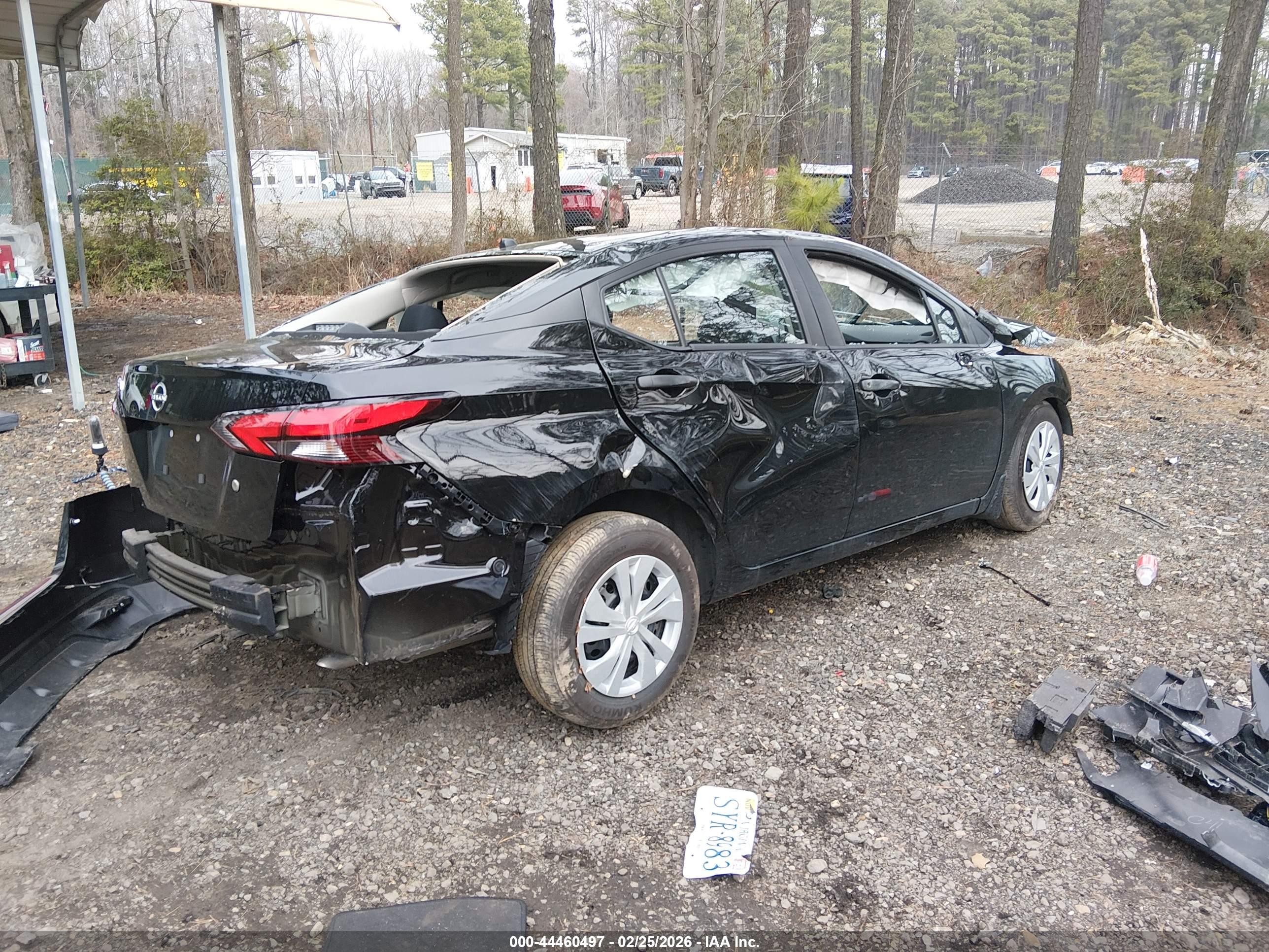 NISSAN VERSA image 4