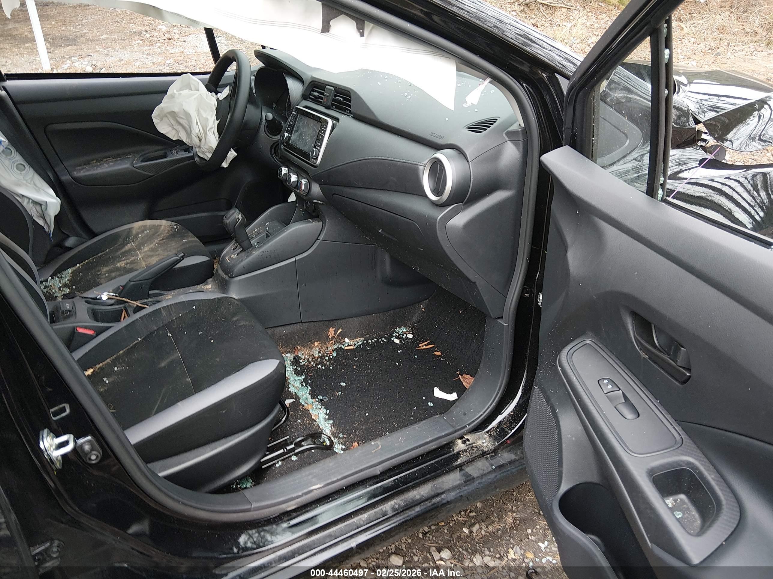 NISSAN VERSA image 5