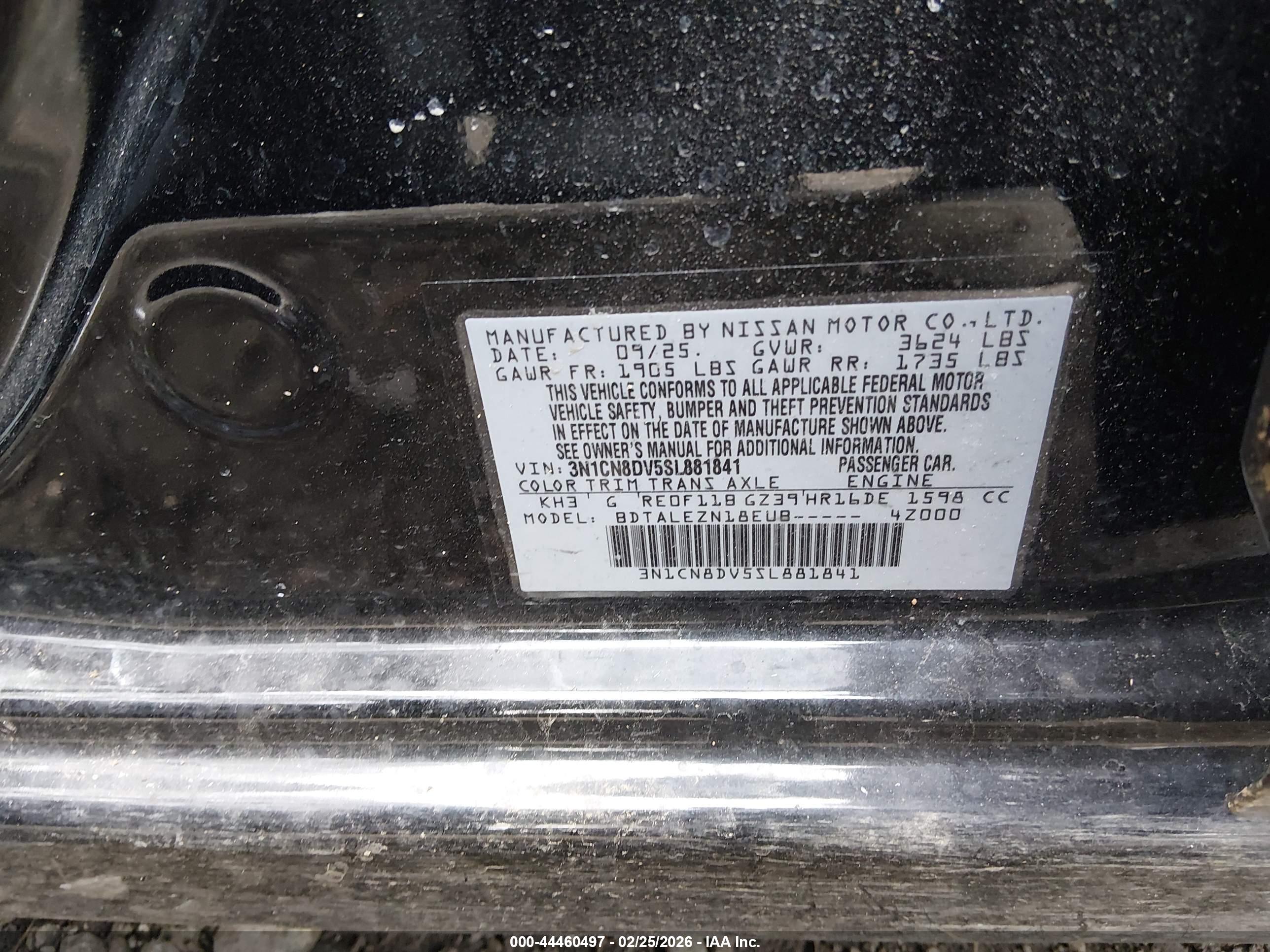 NISSAN VERSA image 9