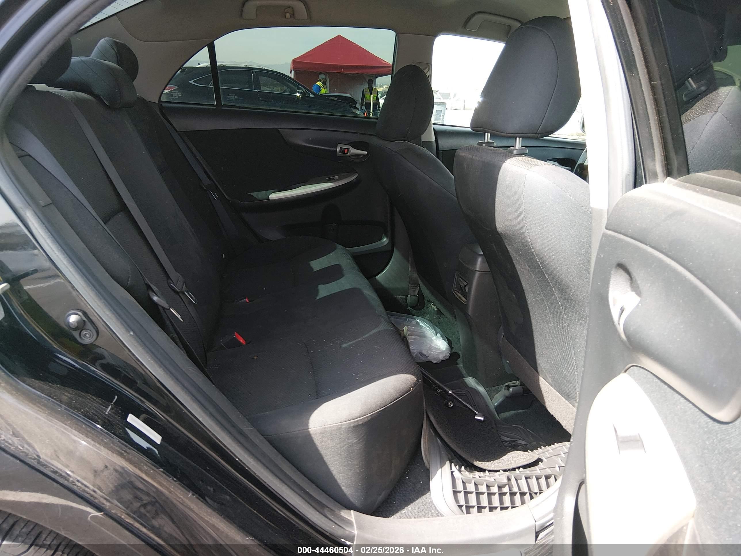 TOYOTA COROLLA image 8