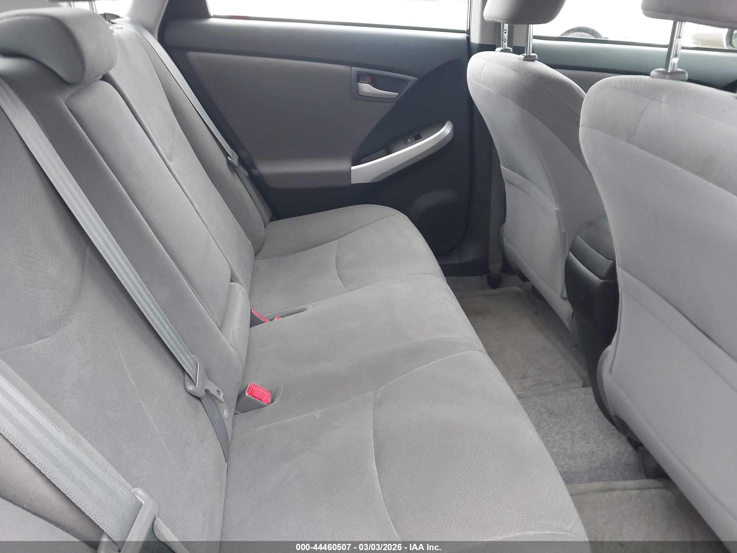TOYOTA PRIUS image 8