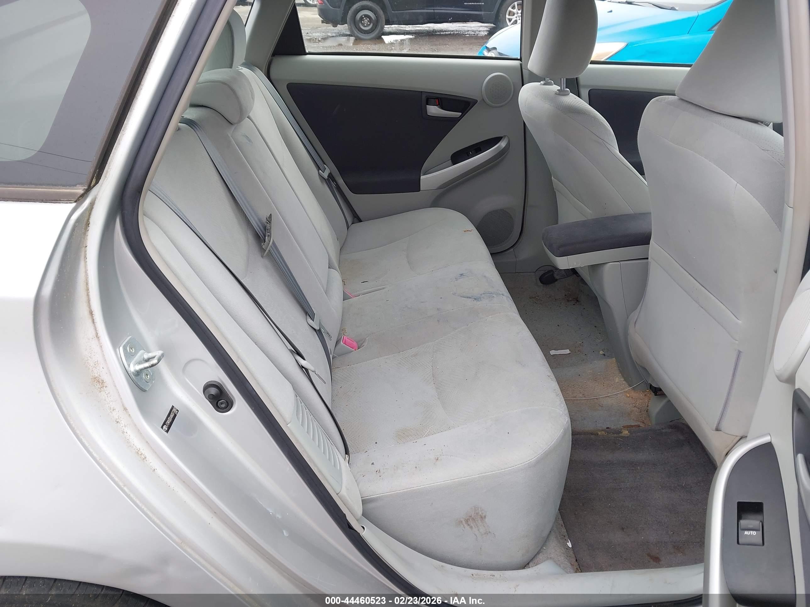 TOYOTA PRIUS image 8